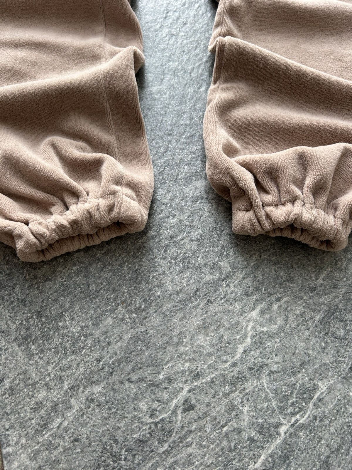 Juicy Couture Vintage sweatpants juicy couture velvet y2k small jogger Size 28" / US 6 / IT 42 - 6 Thumbnail