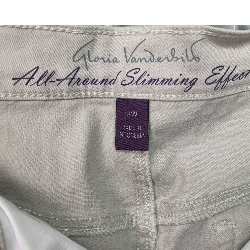 Gloria Vanderbilt New Gloria Vanderbilt Womens 18W Amanda Classic Rise Shorts Size 40" / US 18 - 3 Thumbnail