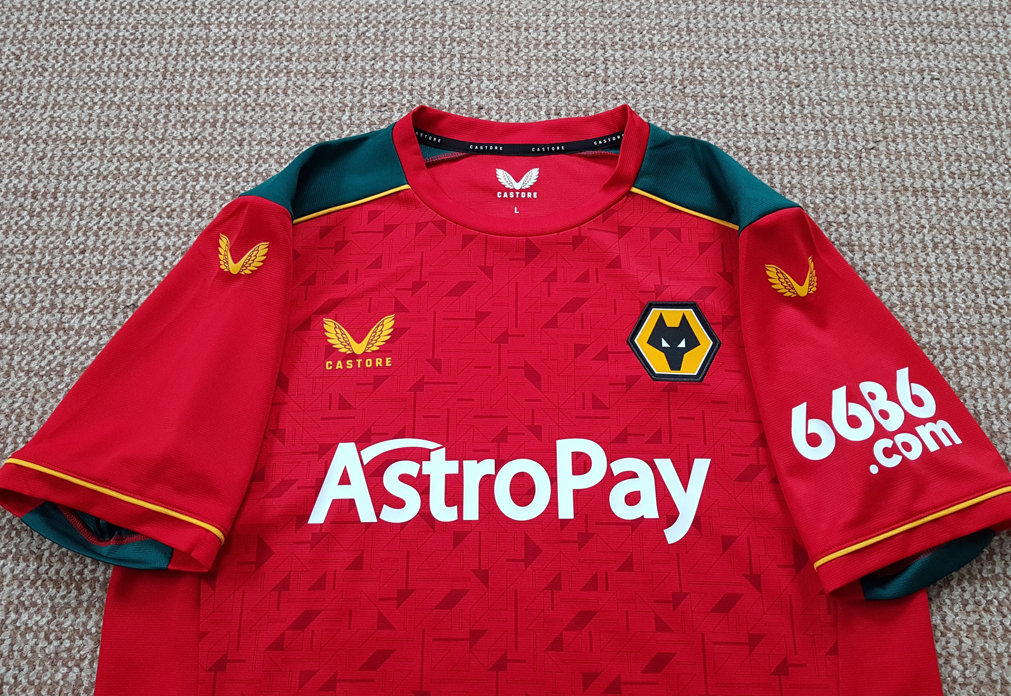 Castore Wolverhampton Away 2023/24 Jersey Soccer Shirt Castore sz L Size US L / EU 52-54 / 3 - 3 Thumbnail