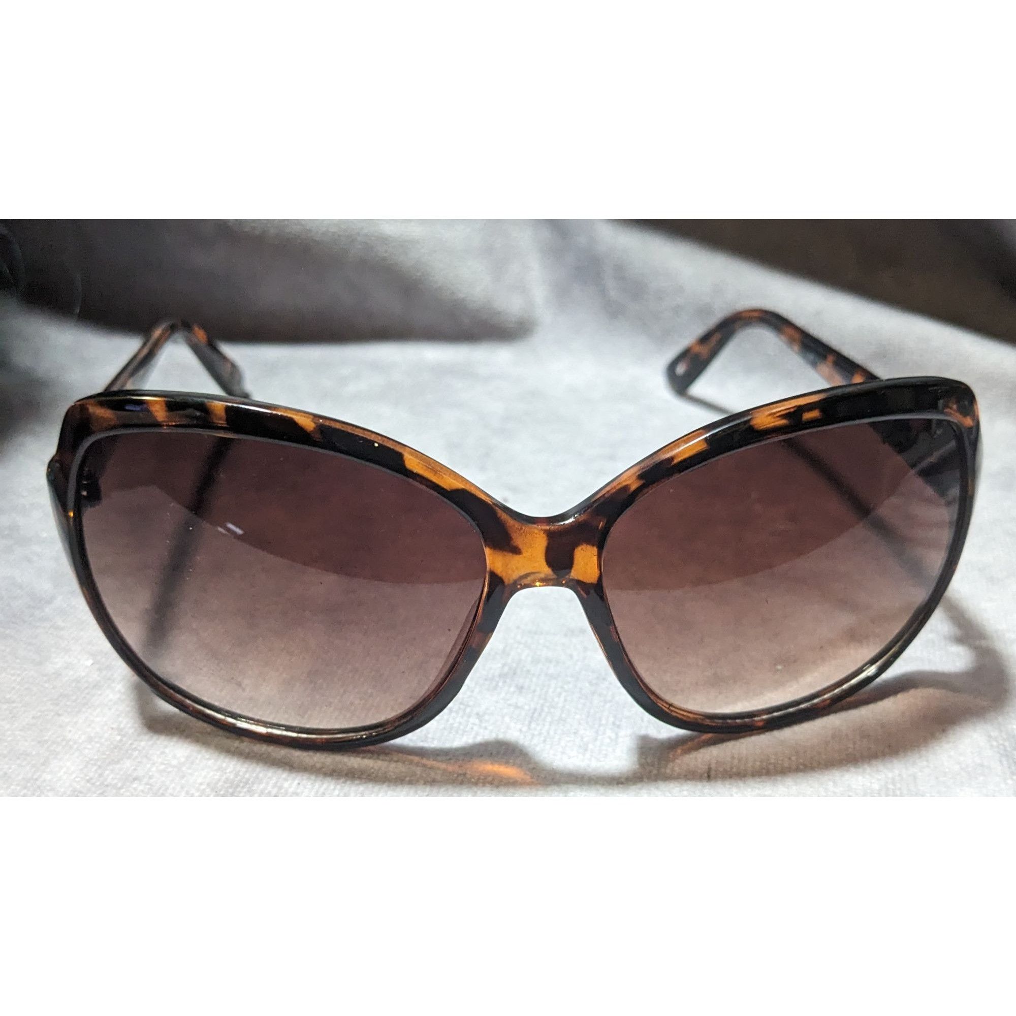 Tommy Hilfiger Tommy Hilfiger Retro Tortoise Sunglasses Size ONE SIZE - 1 Thumbnail