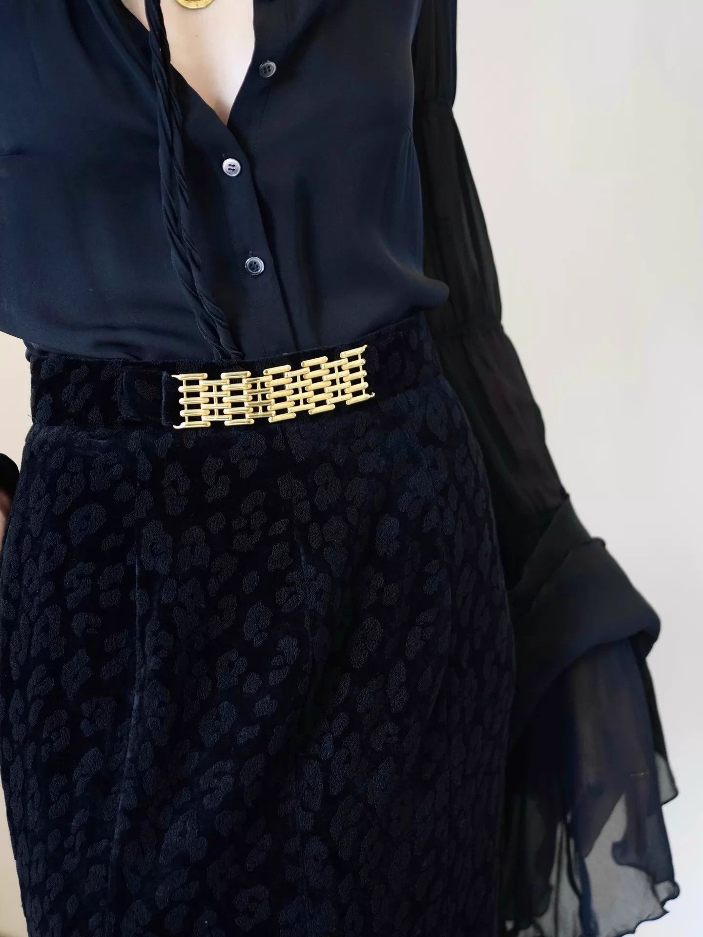 Other YTLW Vintage Velvet Woven Metal Midi Pencil Skirt Women's Size 27" / US 4 / IT 40 - 4 Thumbnail