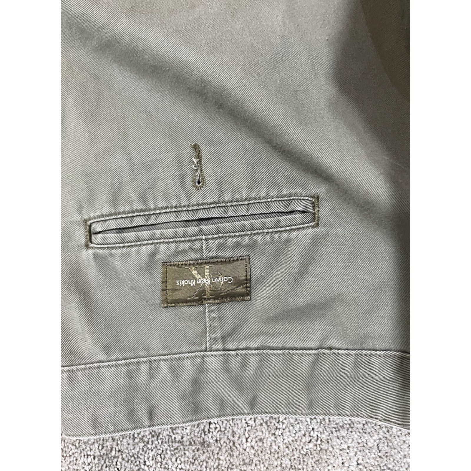 Calvin Klein VINTAGE Calvin Klein Pleated Gray Solid Mens Dress Pants 36x32 Chino Wool Canvas 90s Structured Cuffed Regular Mens Pants Dress Size US 36 / EU 52 - 5 Thumbnail