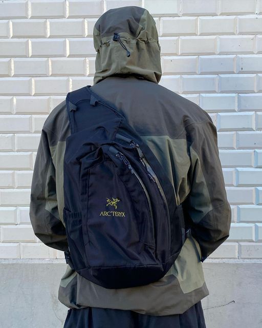 Arc'teryx Quiver Sling Bag | Grailed Arc'teryx Quiver Sling Bag | Grailed