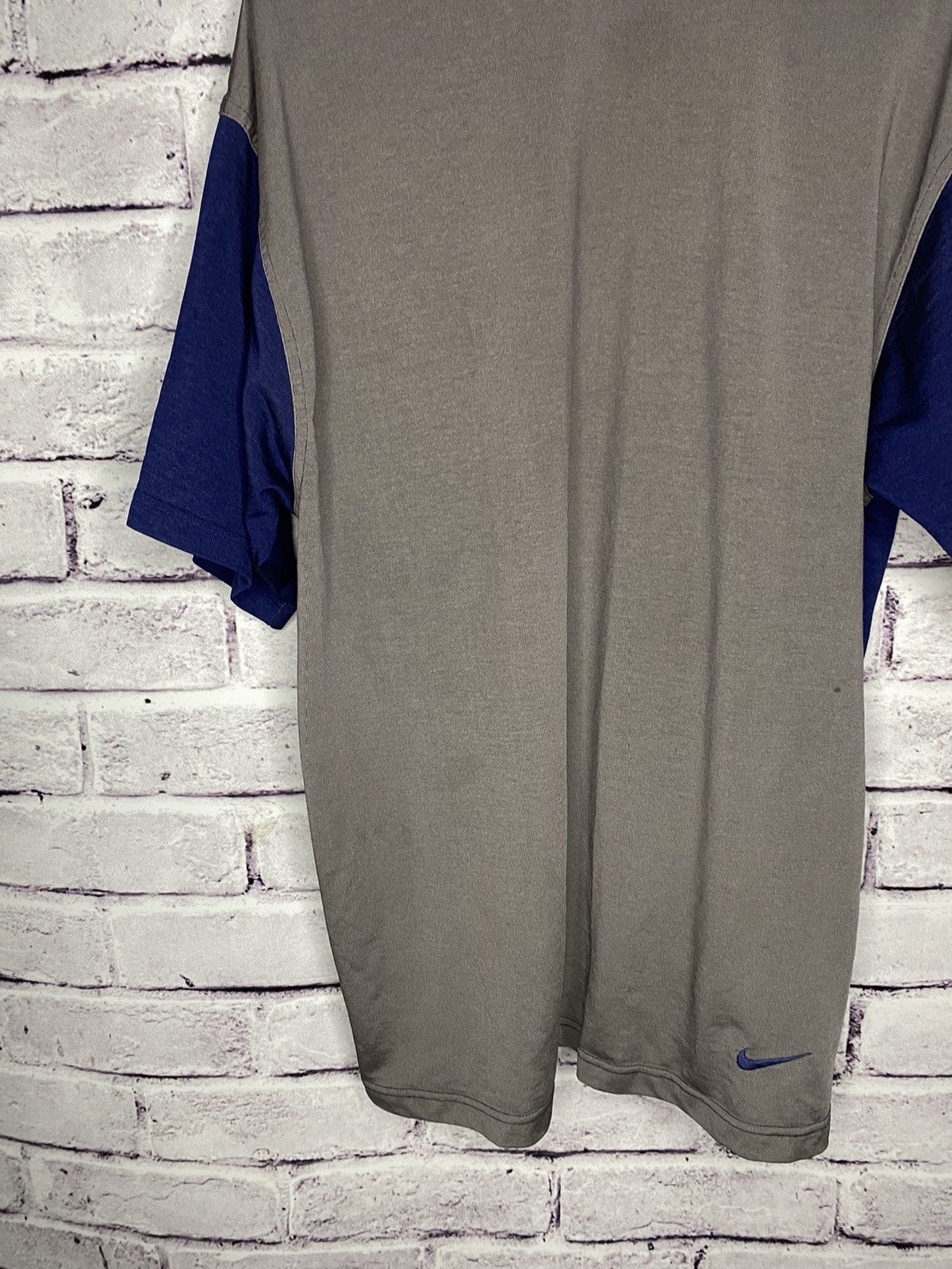 Nike MENS Vintage Nike T-Shirt Big Logo y2k 90s Size US XL / EU 56 / 4 - 11 Thumbnail