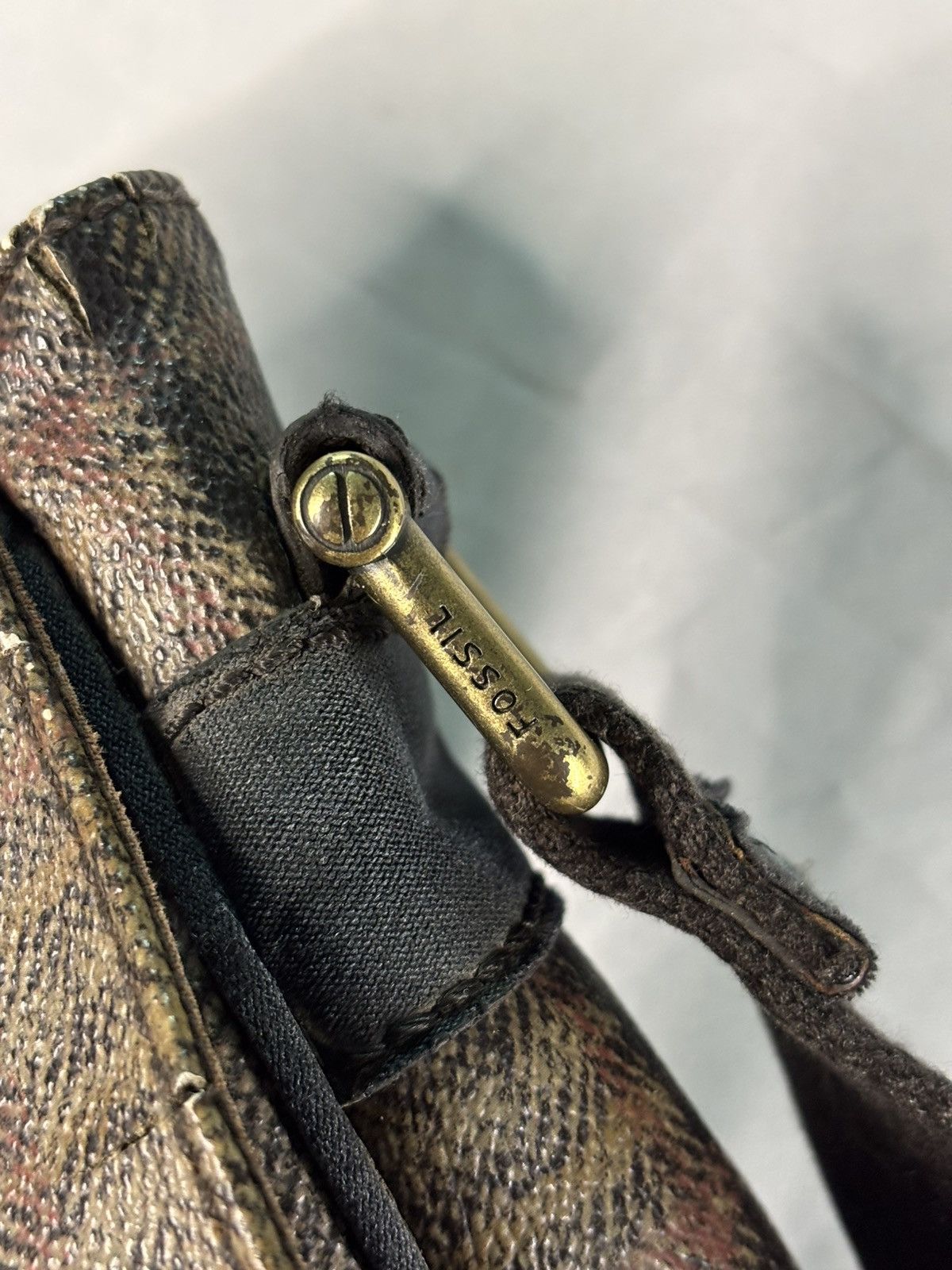 Fossil (very used) Fossil Sling Bag Size ONE SIZE - 12 Thumbnail