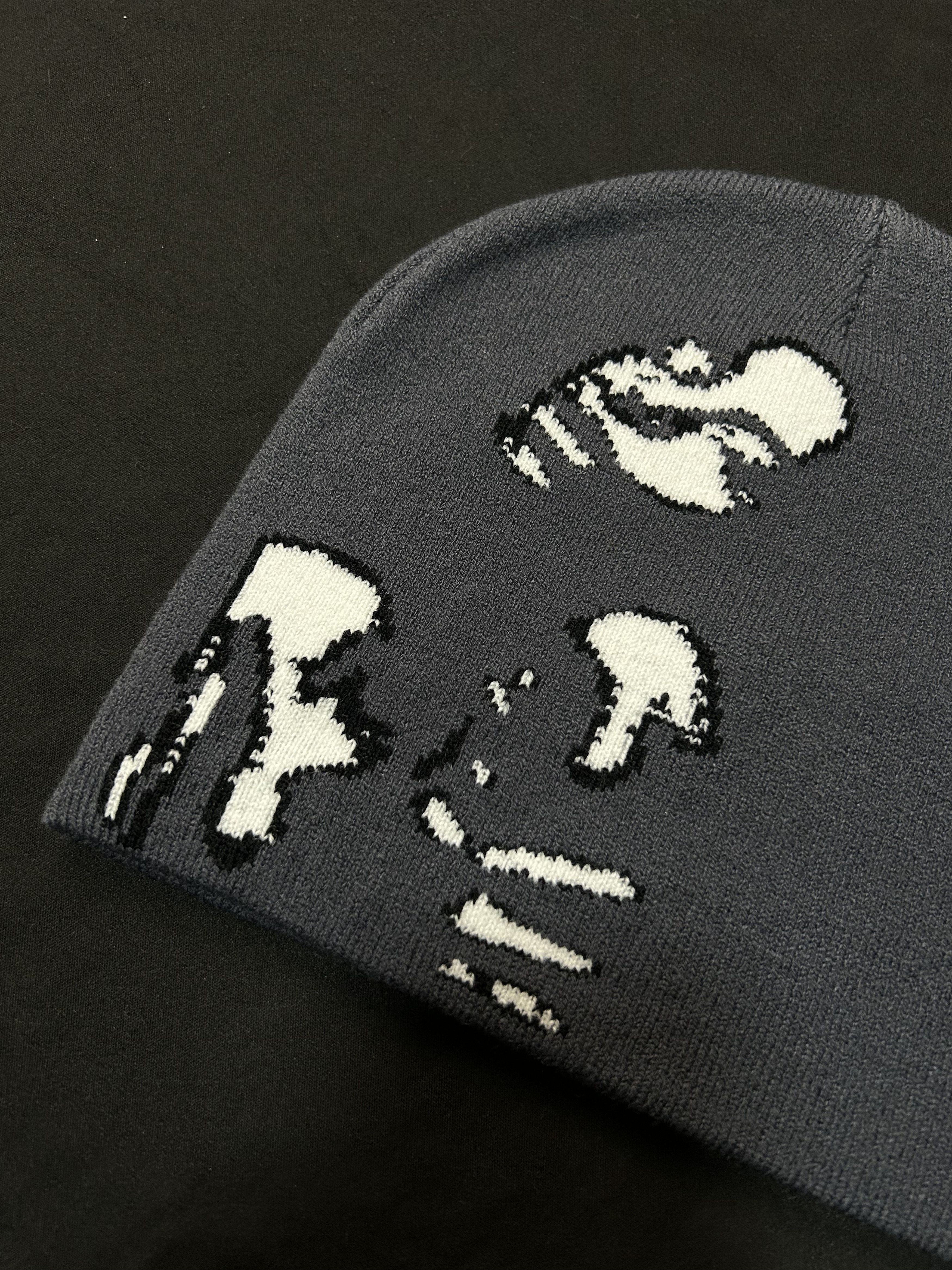 Japanese Brand Rare Woman Sensual Graphic No Cuff Gray Skully Hat OS Size ONE SIZE - 2 Thumbnail