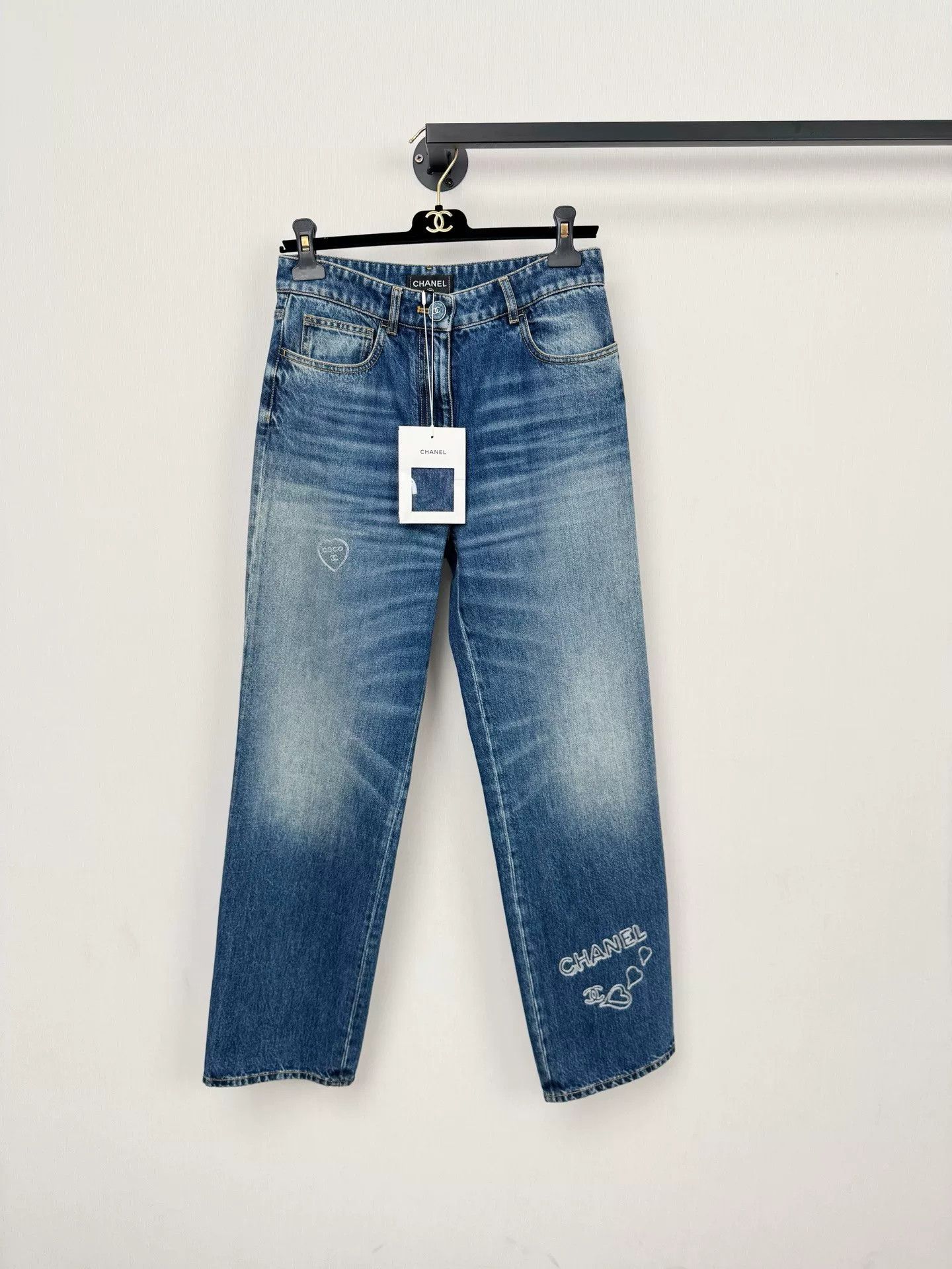 Chanel Chanel New Embroidered Jeans with Tags Size 36" / US 14 / IT 50 - 1 Thumbnail