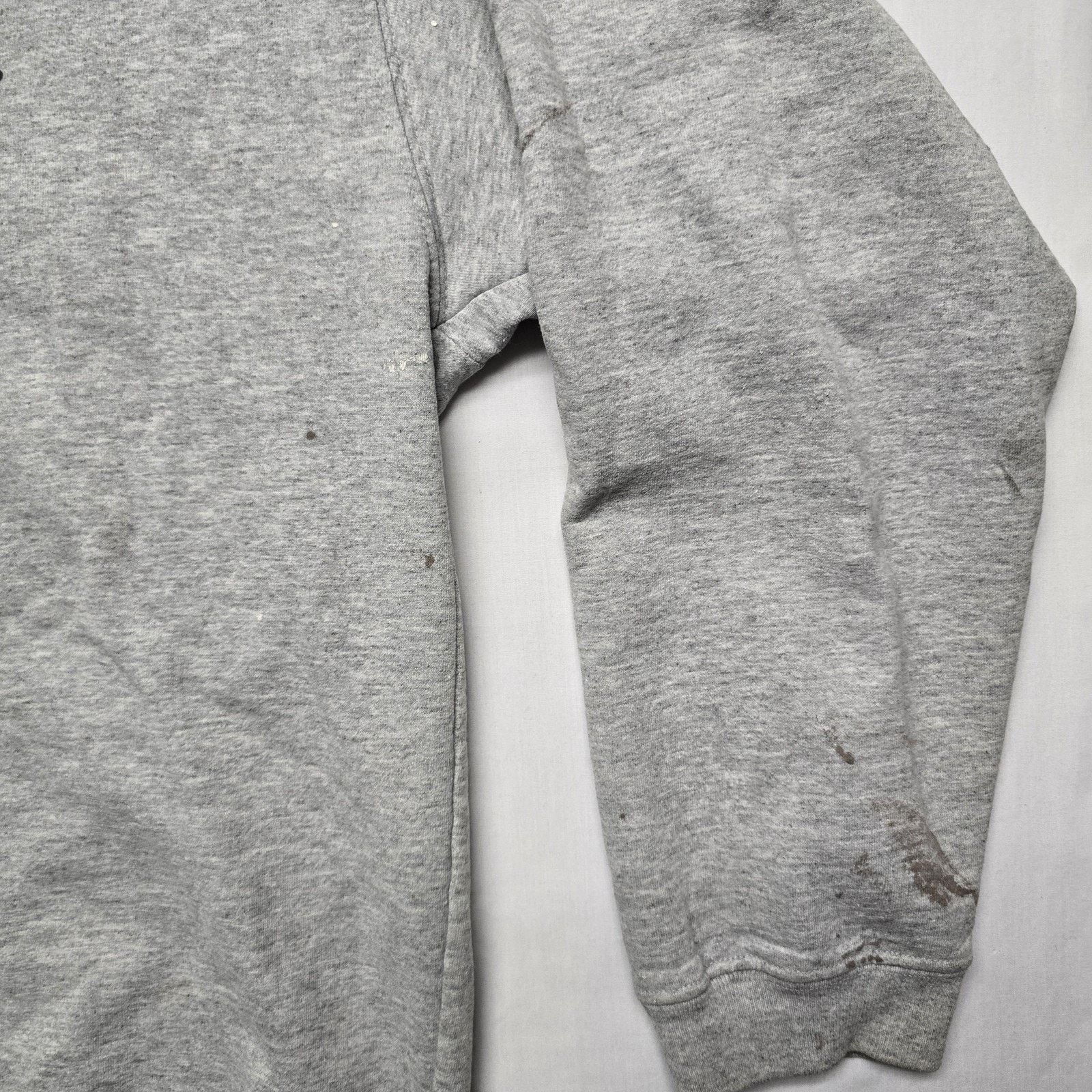 Old Navy Old Navy Sweatshirt L Gray Crewneck Logo Pullover Distressed Size US L / EU 52-54 / 3 - 4 Thumbnail