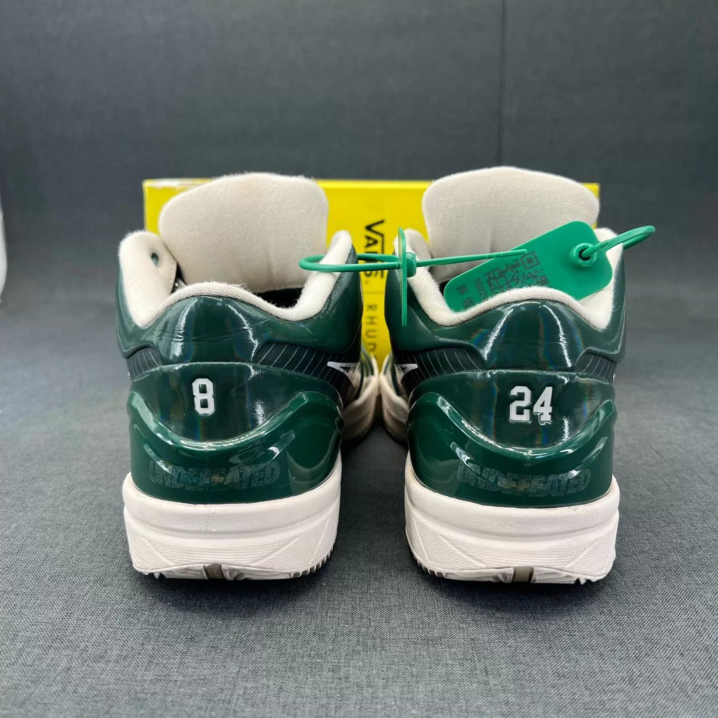 Nike Nike KD 4 Milwaukee Bucks 44 Boxed Like New Size US 11 / EU 44 - 6 Thumbnail