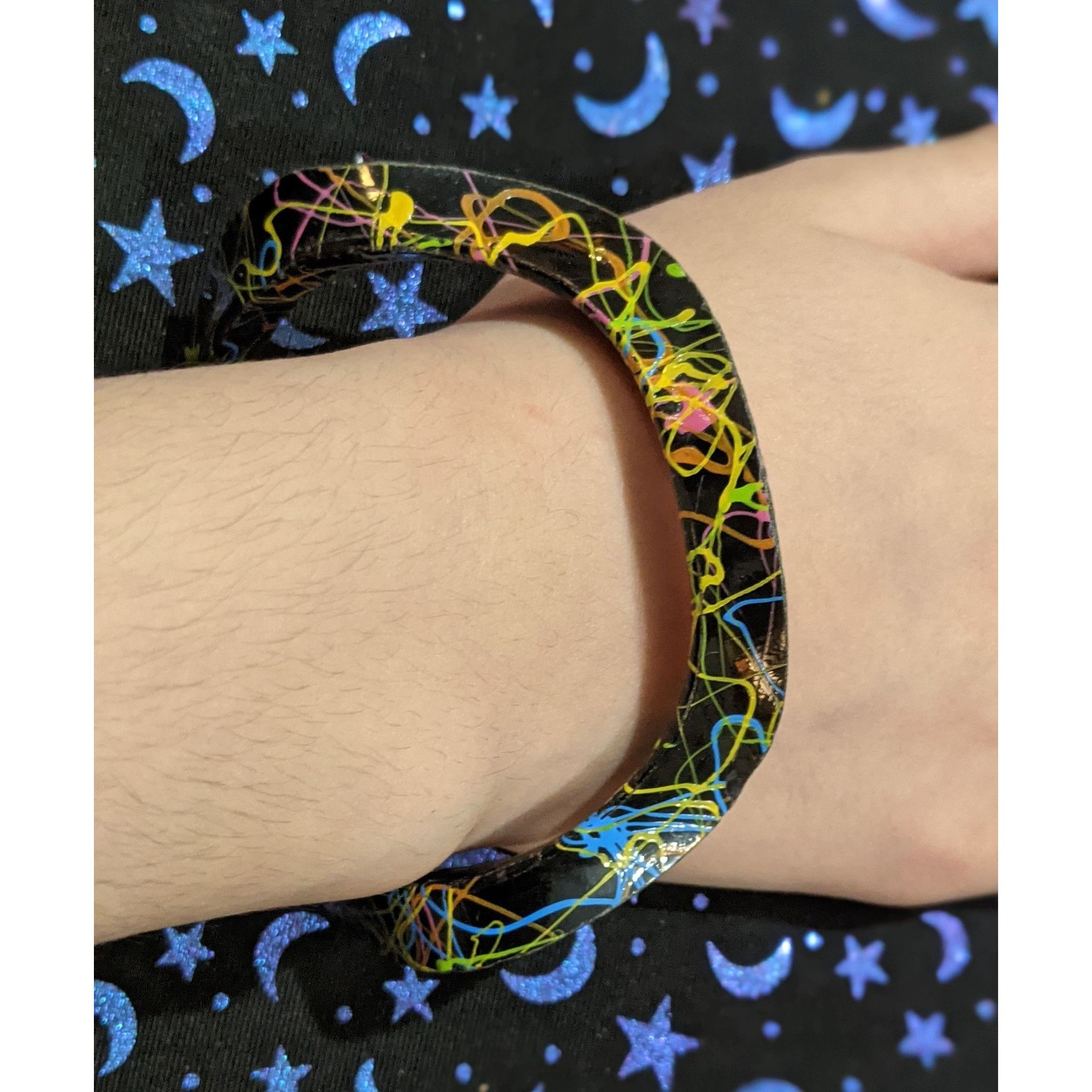 Other Black Retro Wiggle Bracelet With Rainbow Squiggles Size ONE SIZE - 4 Thumbnail