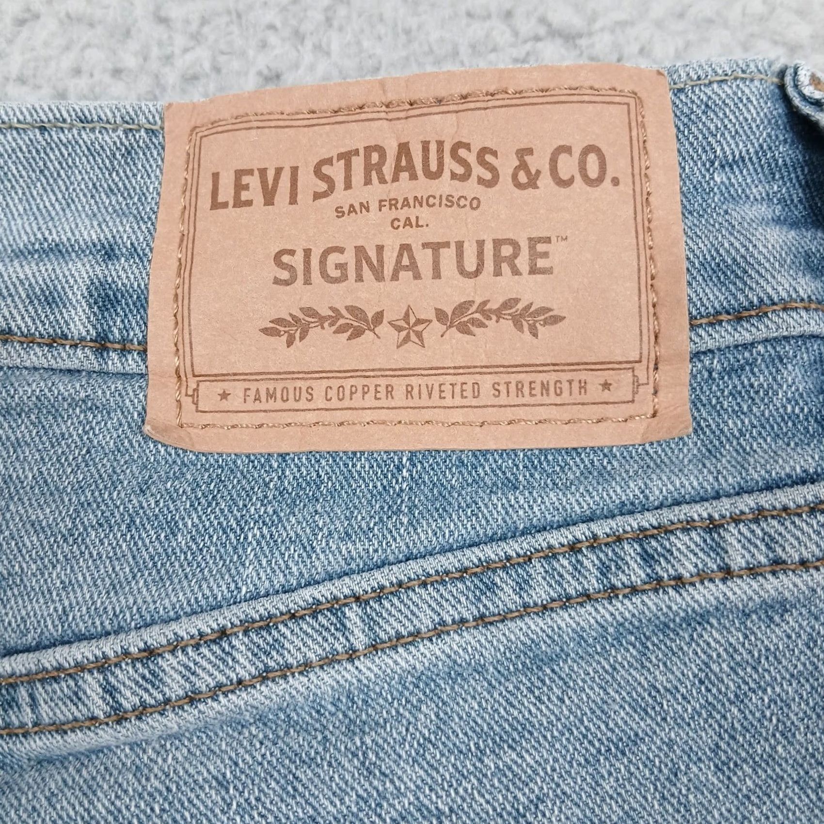 Vintage Levi Strauss Signature Jeans Men 30x32 Light Wash Denim Straight Relaxed Blue 5-Pocket Denim/Denim Button Zip Casual Pants Size US 30 / EU 46 - 4 Thumbnail