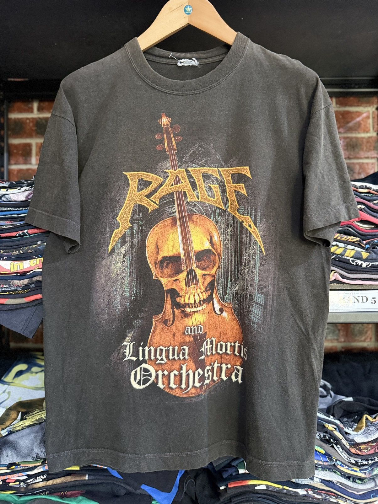 Vintage Thrashed Vintage 90s Rage The Christmas Shows Sun Faded Tee Size US L / EU 52-54 / 3 - 1 Thumbnail