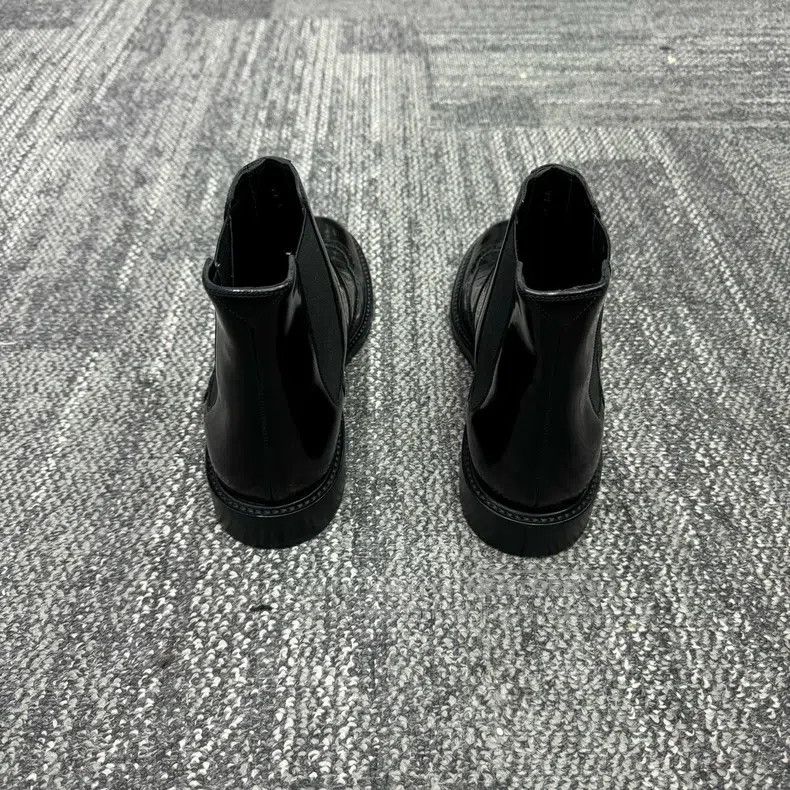 Saint Laurent Paris Saint Laurent Paris Carved Chelsea boots Size US 11 / EU 44 - 5 Thumbnail