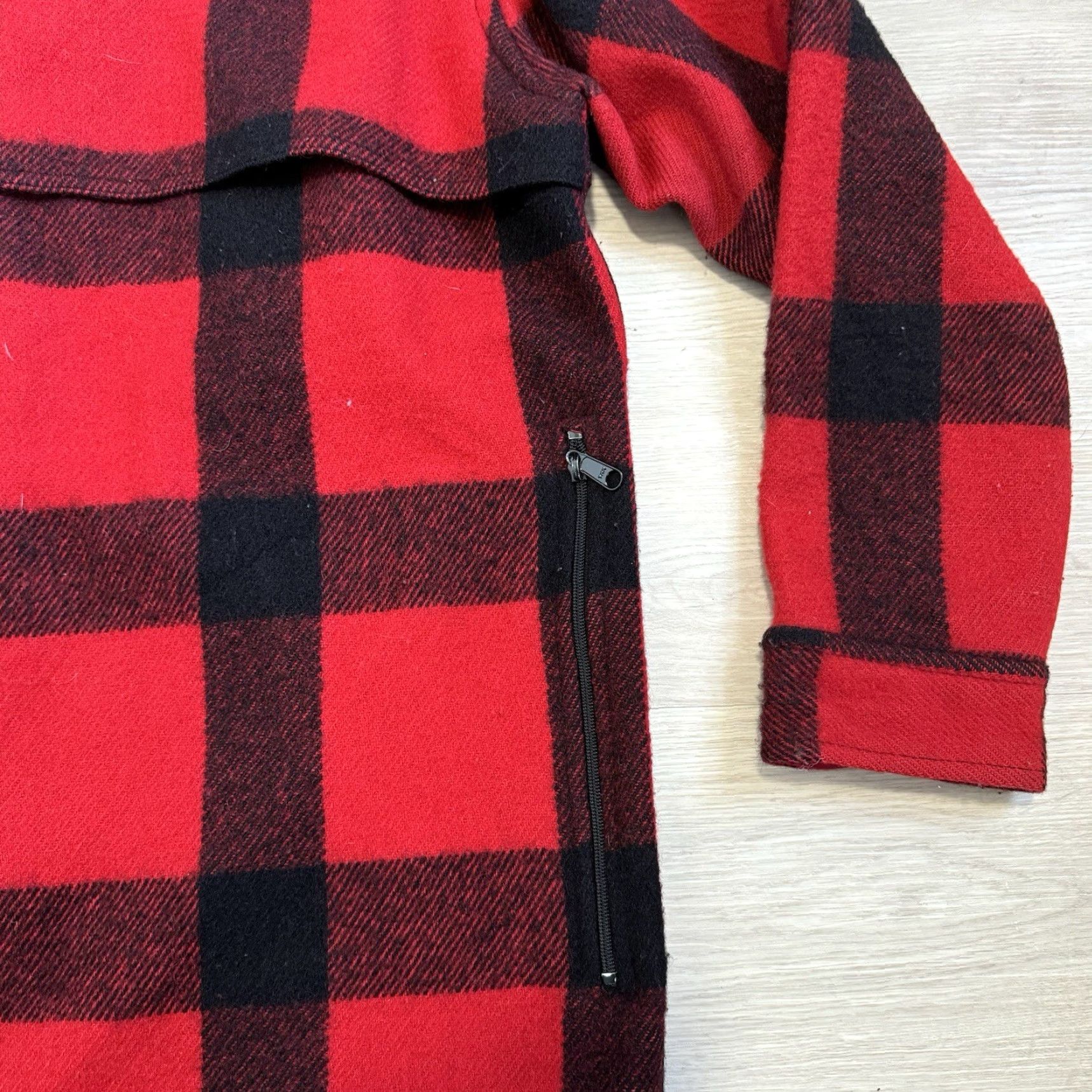 Johnson Woolen Mills VINTAGE Johnson Woolen Mills Red Buffalo Plaid Mackinaw Jacket Wool Mens Size 40 Size US XXS / EU 40 - 6 Thumbnail