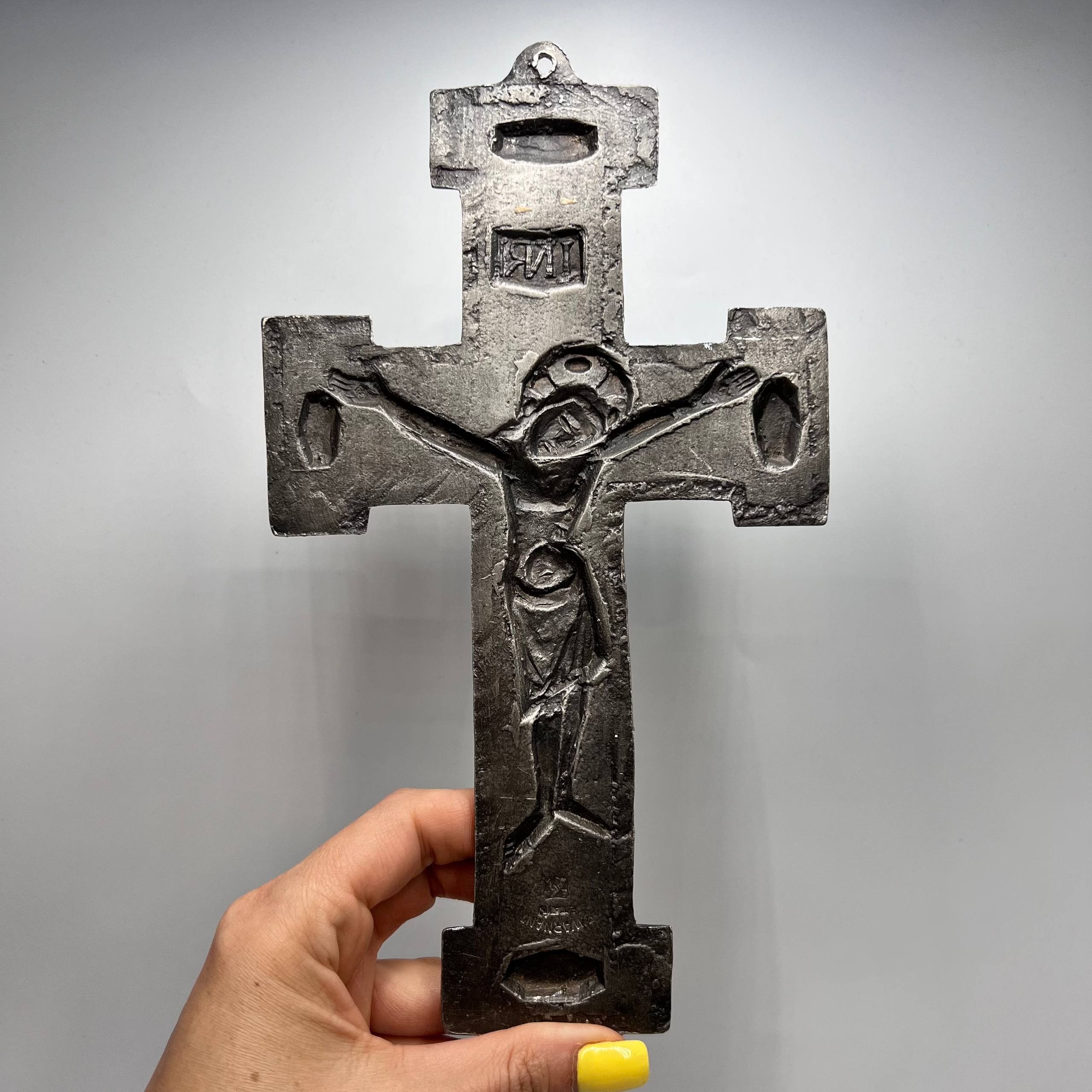 Vintage 1970 Vintage Wall Cross Crucifix Christian Art Pewter Size ONE SIZE - 2 Thumbnail