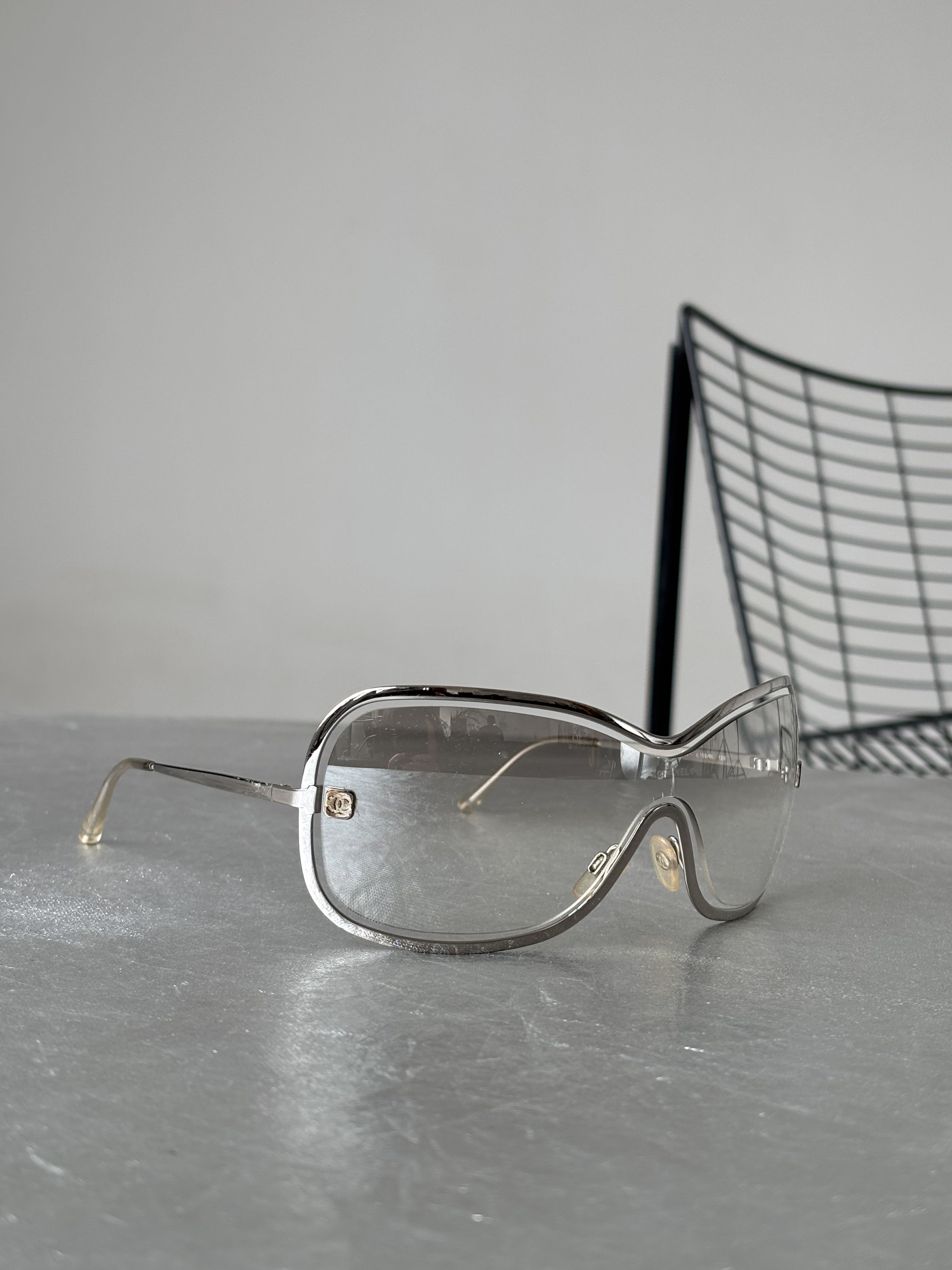 Chanel CHANEL SUNGLASSES 4031 Rhinestone 4017 Mask RI904 Size ONE SIZE - 2 Thumbnail
