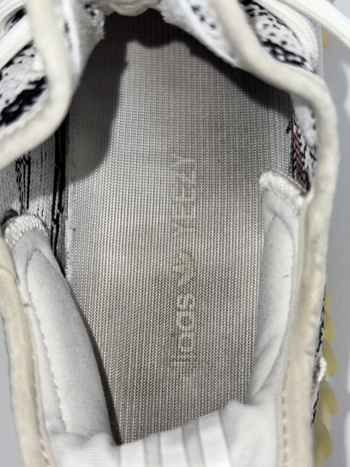Yeezy ADIDAS YEEZY BOOST 350 V2 ZEBRA SNEAKERS Size US 9.5 / EU 42-43 - 7 Thumbnail