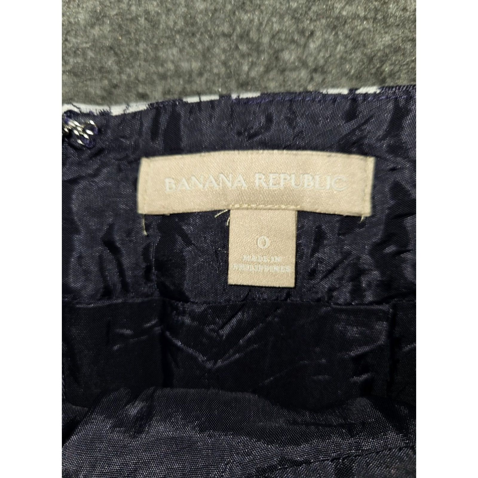 Banana Republic Banana Republic Womens 6 Knee Length Navy White Geometric Lined Pencil Workwear Skirt Size 28" / US 6 / IT 42 - 5 Thumbnail