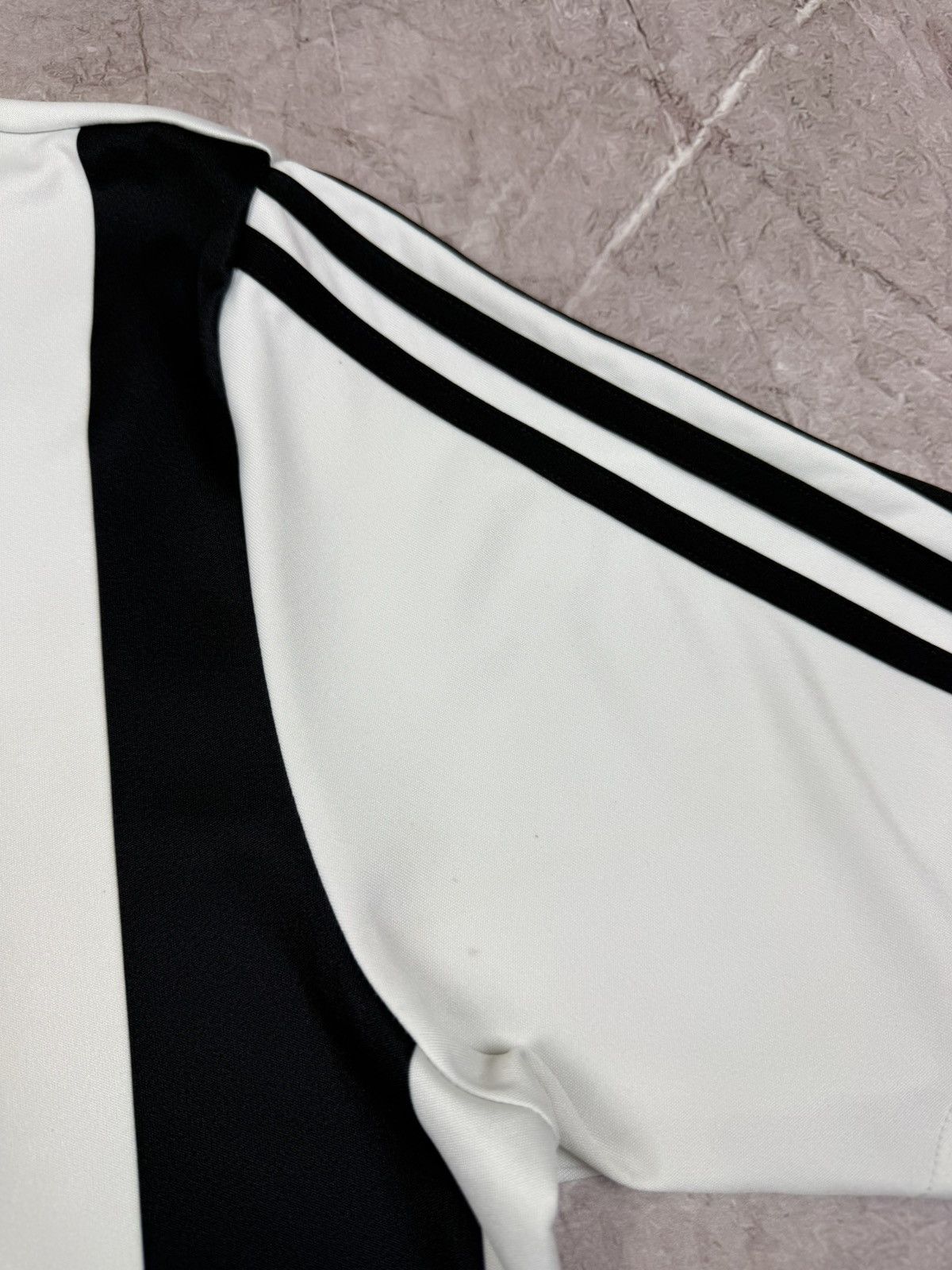 Adidas Adidas Juventus 2015-2016 Home Football Shirt Soccer Jersey Size US M / EU 48-50 / 2 - 8 Thumbnail
