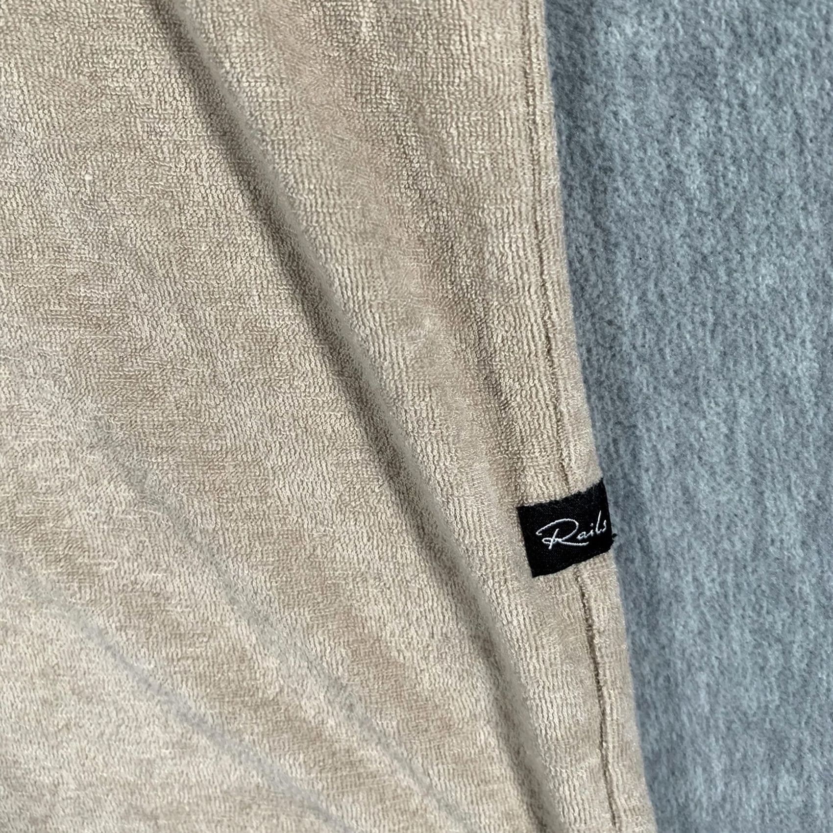 Rails Rails Polo Shirt Mens Medium Beige Terry Cloth Textured Short Sleeve Casual Polo Shirt Rails Logo Tab Short Sleeve Mens Medium Beige Solid 100% Cotton Size US M / EU 48-50 / 2 - 4 Thumbnail