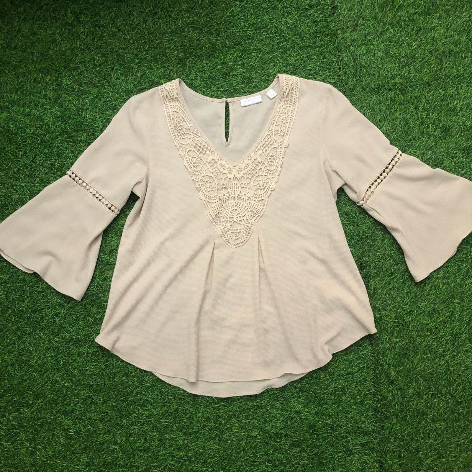 Other Women's Tan New York & Co. Blouse Size M / US 6-8 / IT 42-44 - 1 Thumbnail
