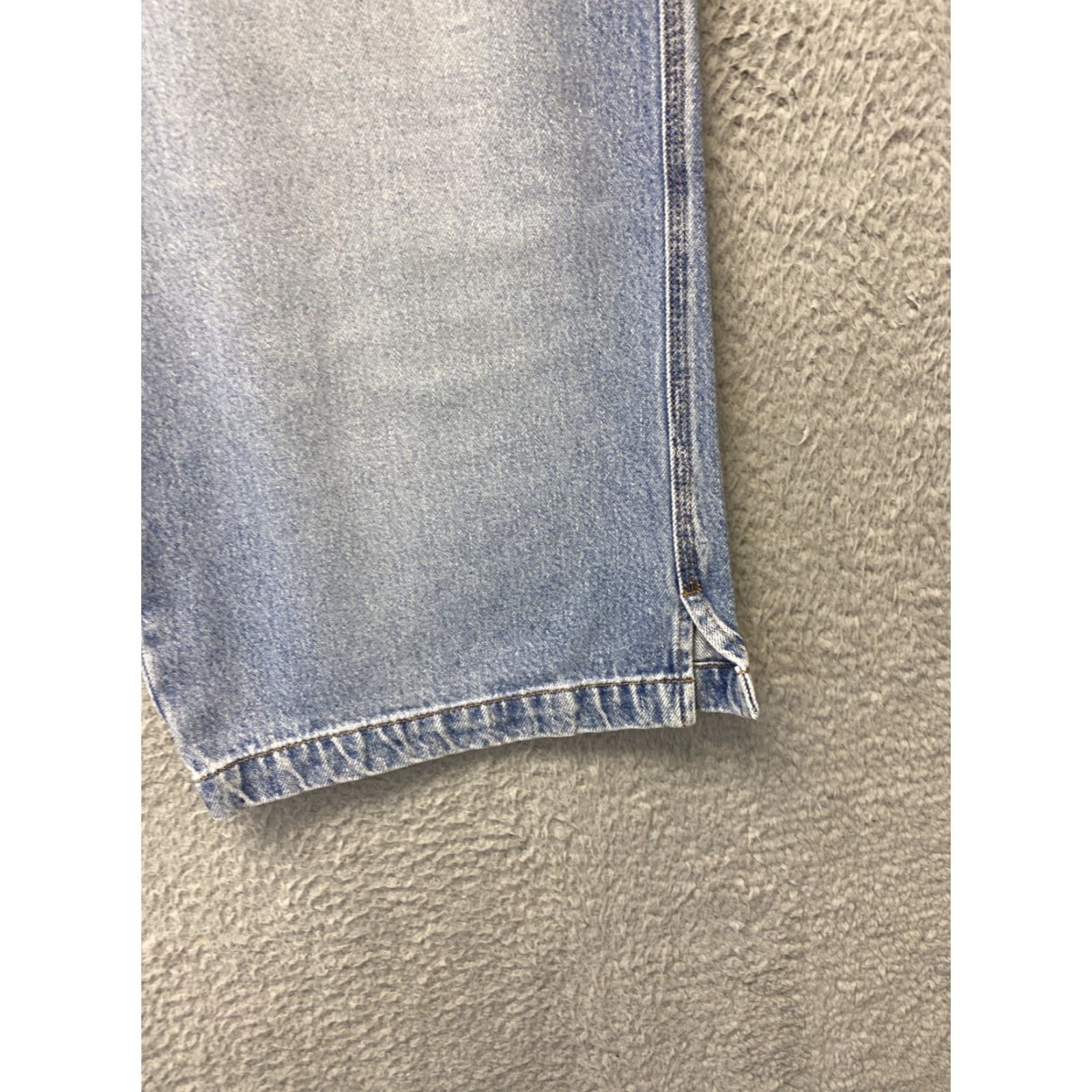 Denime Levi’s Capri Jeans Women’s 20W Blue Mid Rise Cotton Blend 5-Pocket Casual Size 42" / US 20 - 2 Thumbnail