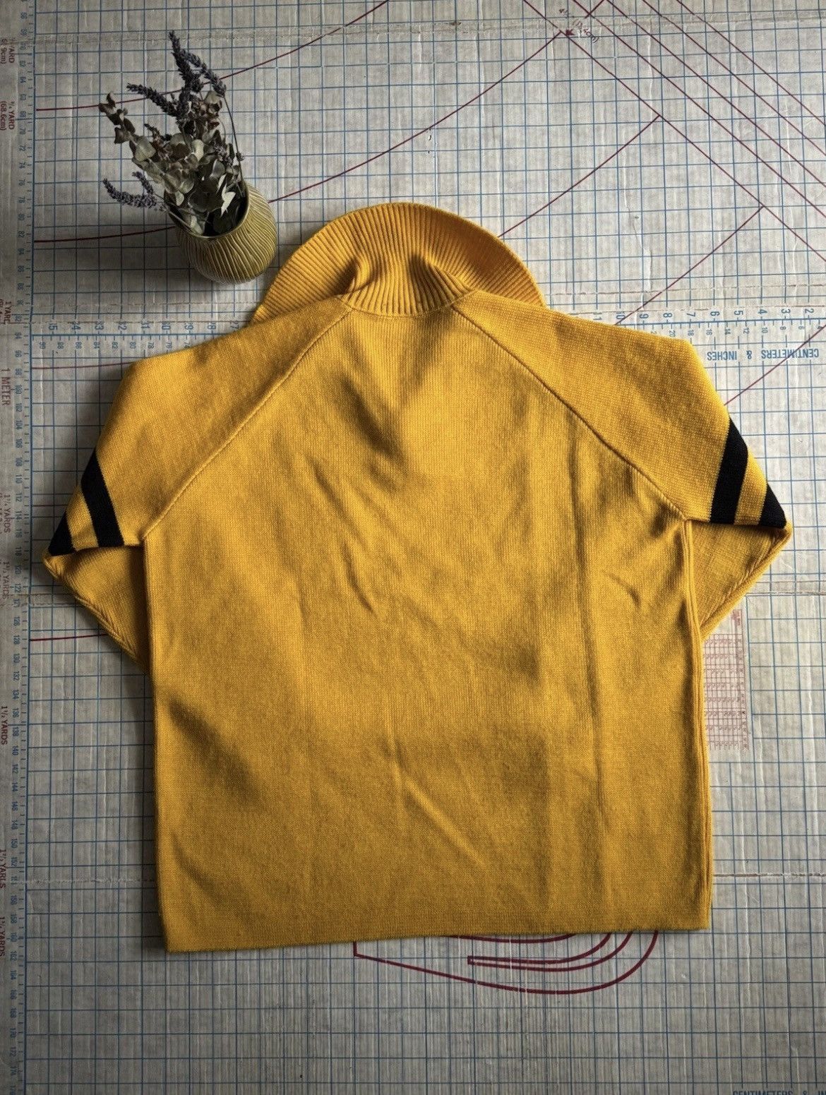 Vintage Vintage Clover Knitting Mills Gibsons Yellow And Black Knit Size US M / EU 48-50 / 2 - 8 Thumbnail