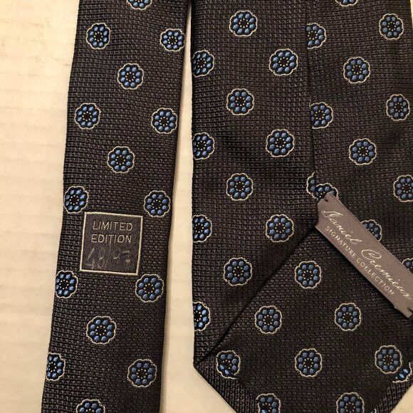 Daniel Cremieux men's new charcoal 100%silk tie 3 1/4