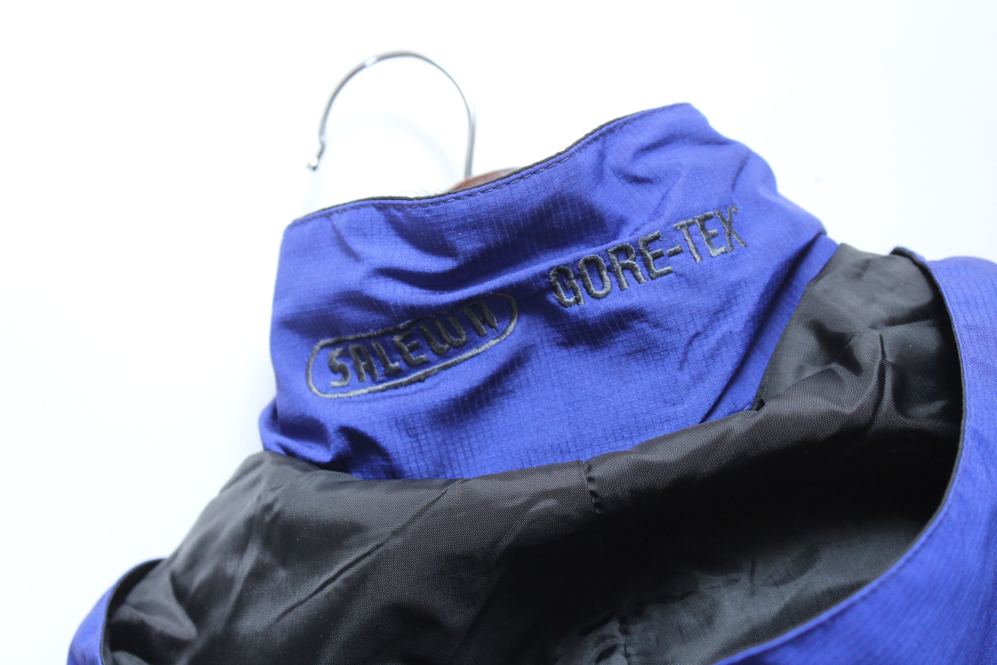 SALEWA 90s Salewa Gore Tex Jacket Mens Size S Vintage Rare Hype Size US S / EU 44-46 / 1 - 6 Thumbnail