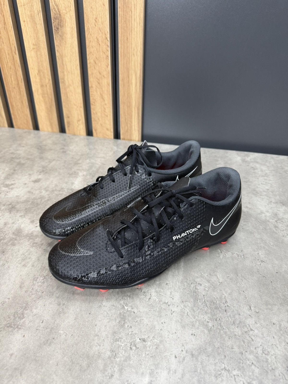 Nike Phantom GT2 MG Soccer Cleats Size US 7.5