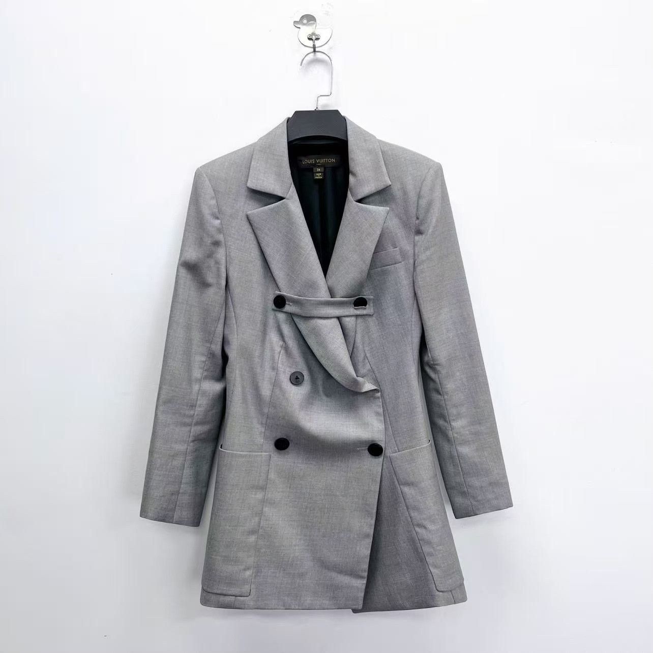 Louis Vuitton Louis Vuitton Double-Breasted Silk-Wool Blazer Size XXS / US 00 / IT 34 - 1 Thumbnail