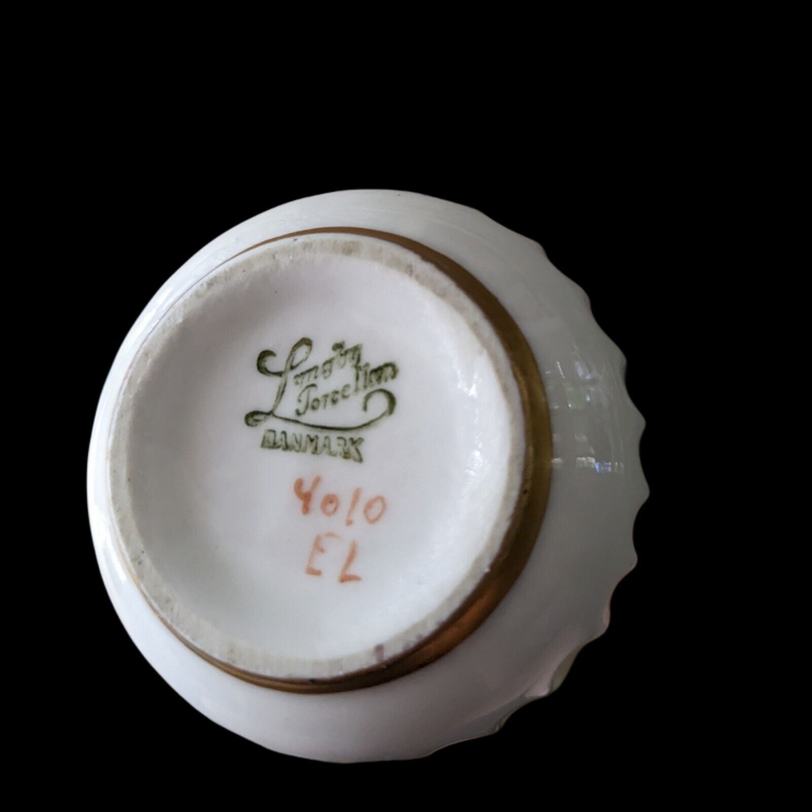 & Other Stories LYNGBY PORCELAIN HAND PAINTED FLORAL RIBBED VASE Signed Yolo Size ONE SIZE - 4 Thumbnail