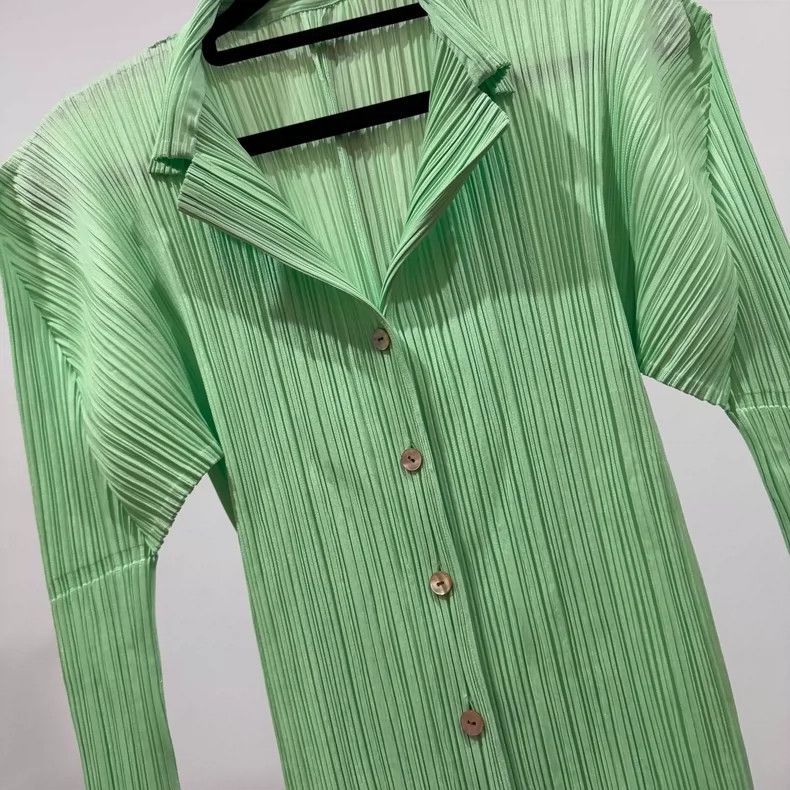 Issey Miyake issey miyake size：3 Right-angled shoulder shirt top 2506-Ne Size XXS / US 00 / IT 34 - 2 Thumbnail
