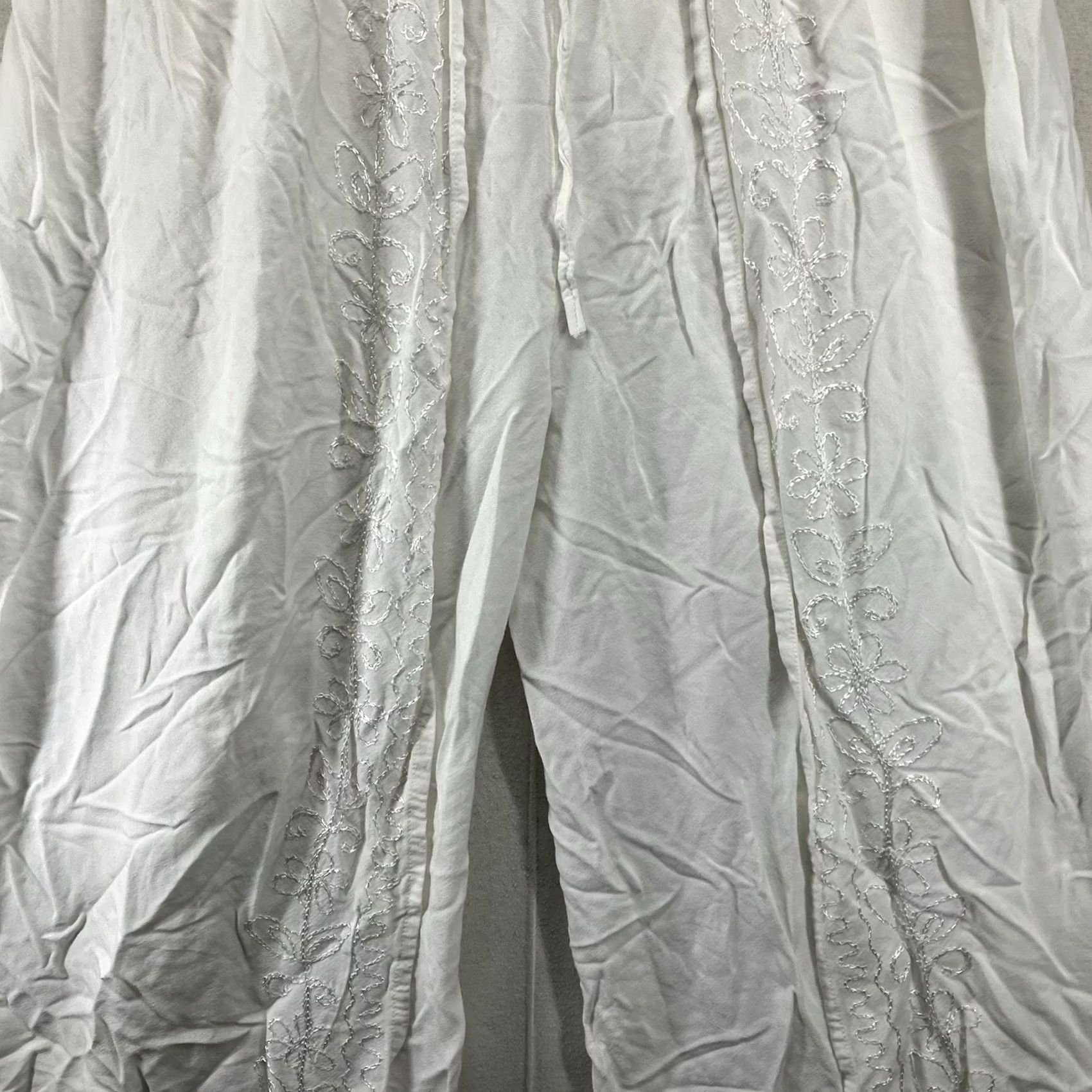 HARE VINTAGE Jessica Taylor White Floral Embroidered Wide-Leg Harem Pants Ladies M Inseam 22in Rayon Bohemian Hippie 80s 90s Festival Clothing Womens Size 32" / US 10 / IT 46 - 7 Thumbnail