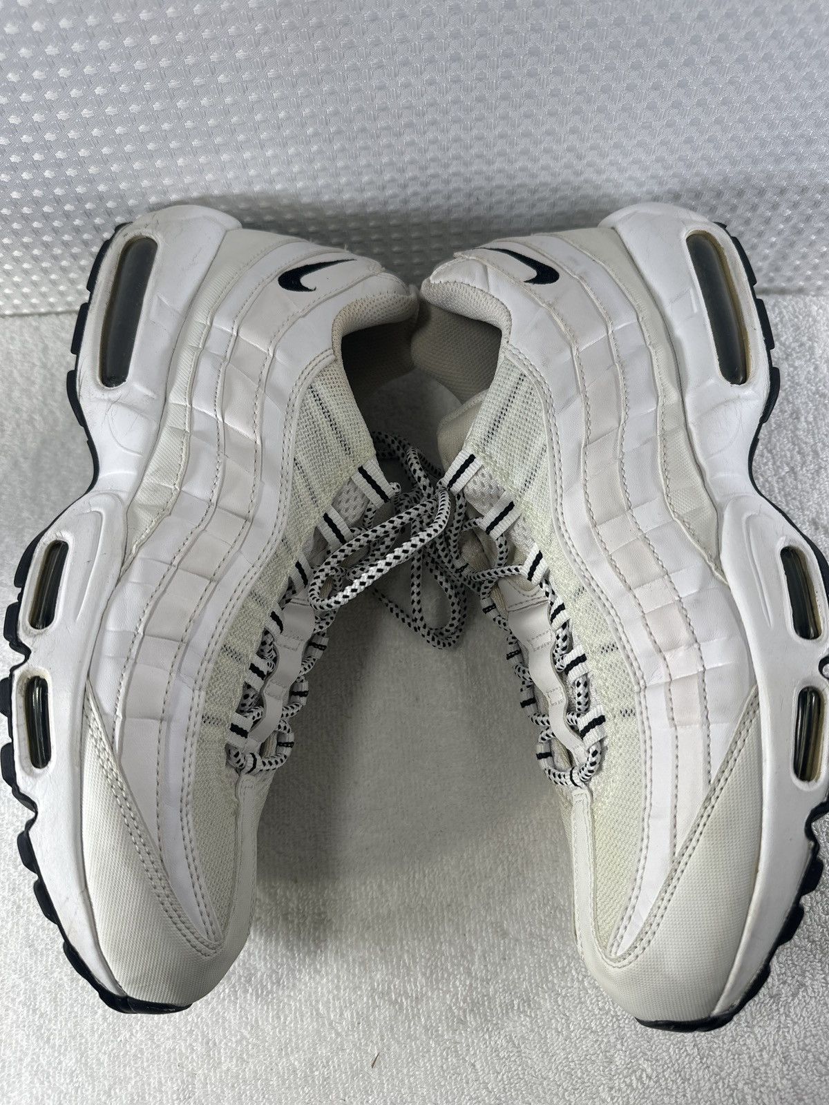 Nike Nike Air Max 95 White/White/Black Shoes Size US 12 / EU 45 - 5 Thumbnail