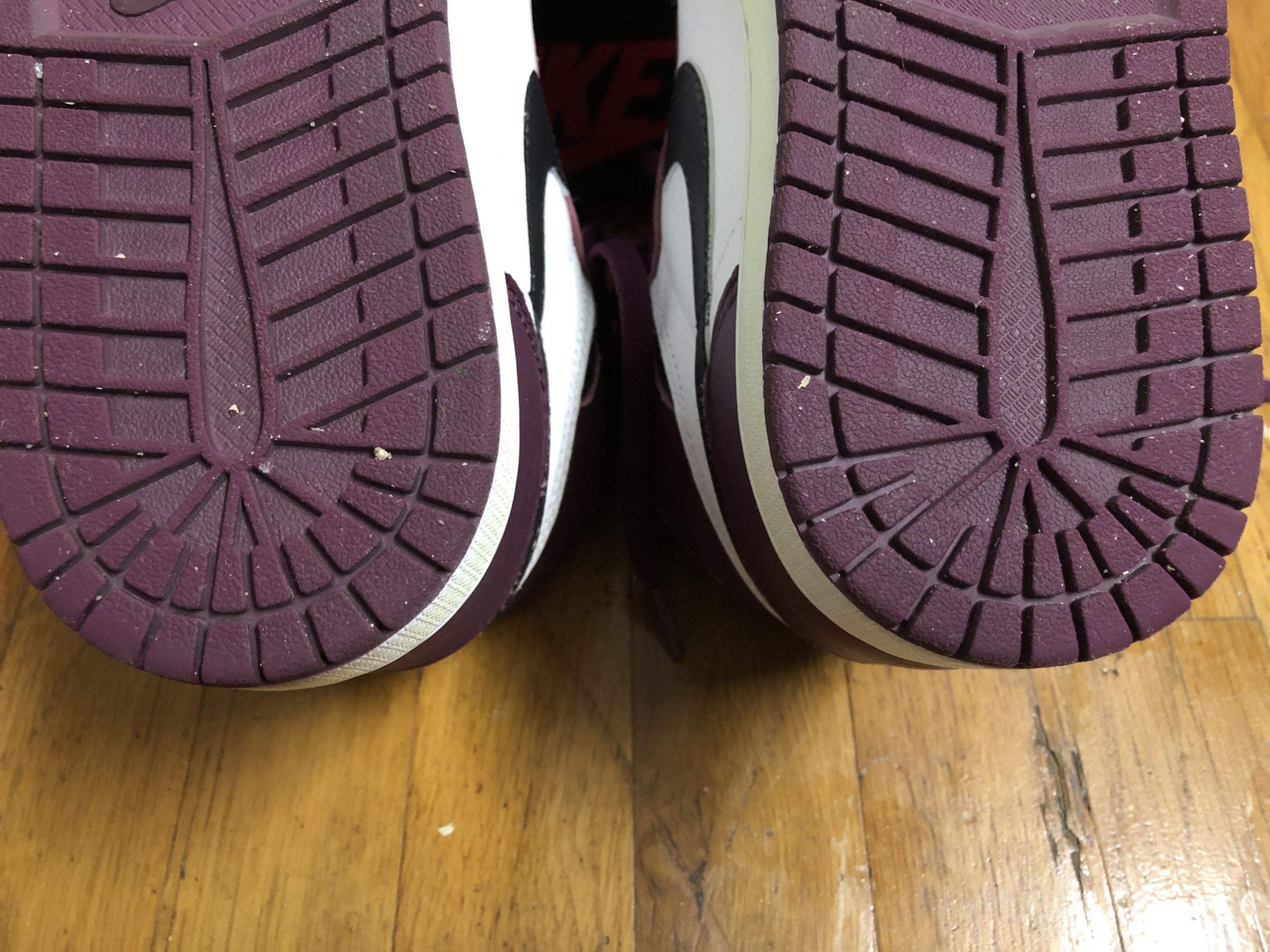 Nike *USED* Nike Air jordan 1 high OG Bordeaux sz 9 555088 611 Size US 9 / EU 42 - 10 Thumbnail