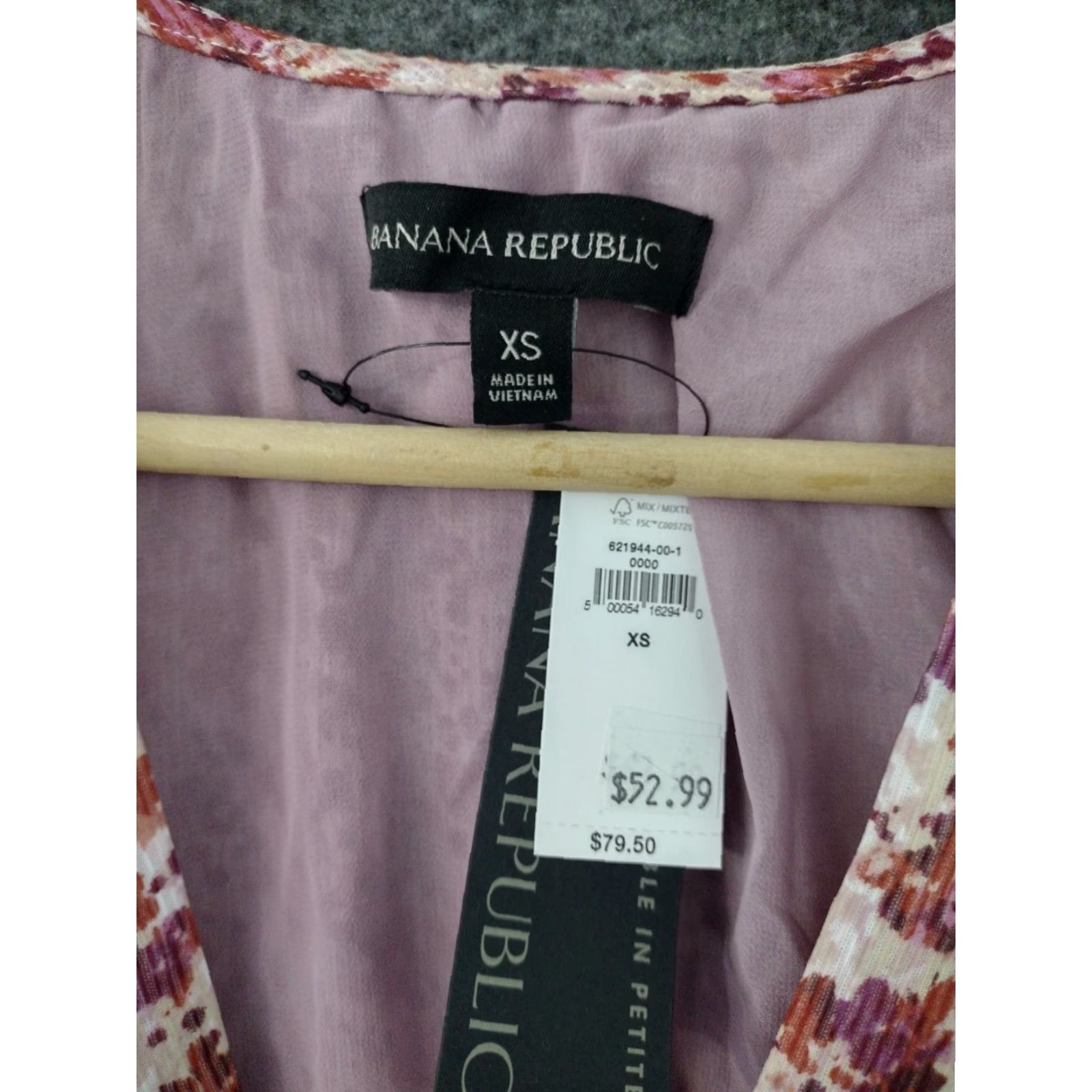 Banana Republic Banana Republic Plunge V-Neck Multicolor Tie Side Cap Sleeves XS Blouse Womens Floral Pattern Lightweight Polyester Blended Fabric Short Sleeve Size ONE SIZE - 6 Thumbnail