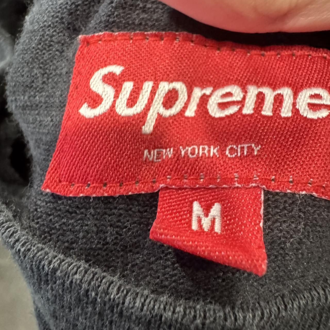 Supreme Black supreme shirt Size US M / EU 48-50 / 2 - 3 Thumbnail
