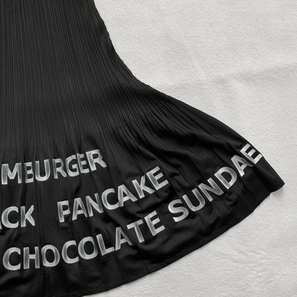 Pleats Please Issey Miyake Pleats Please Issey Miyake SS2004 Fast Food Menu Dress Size M / US 6-8 / IT 42-44 - 6 Thumbnail