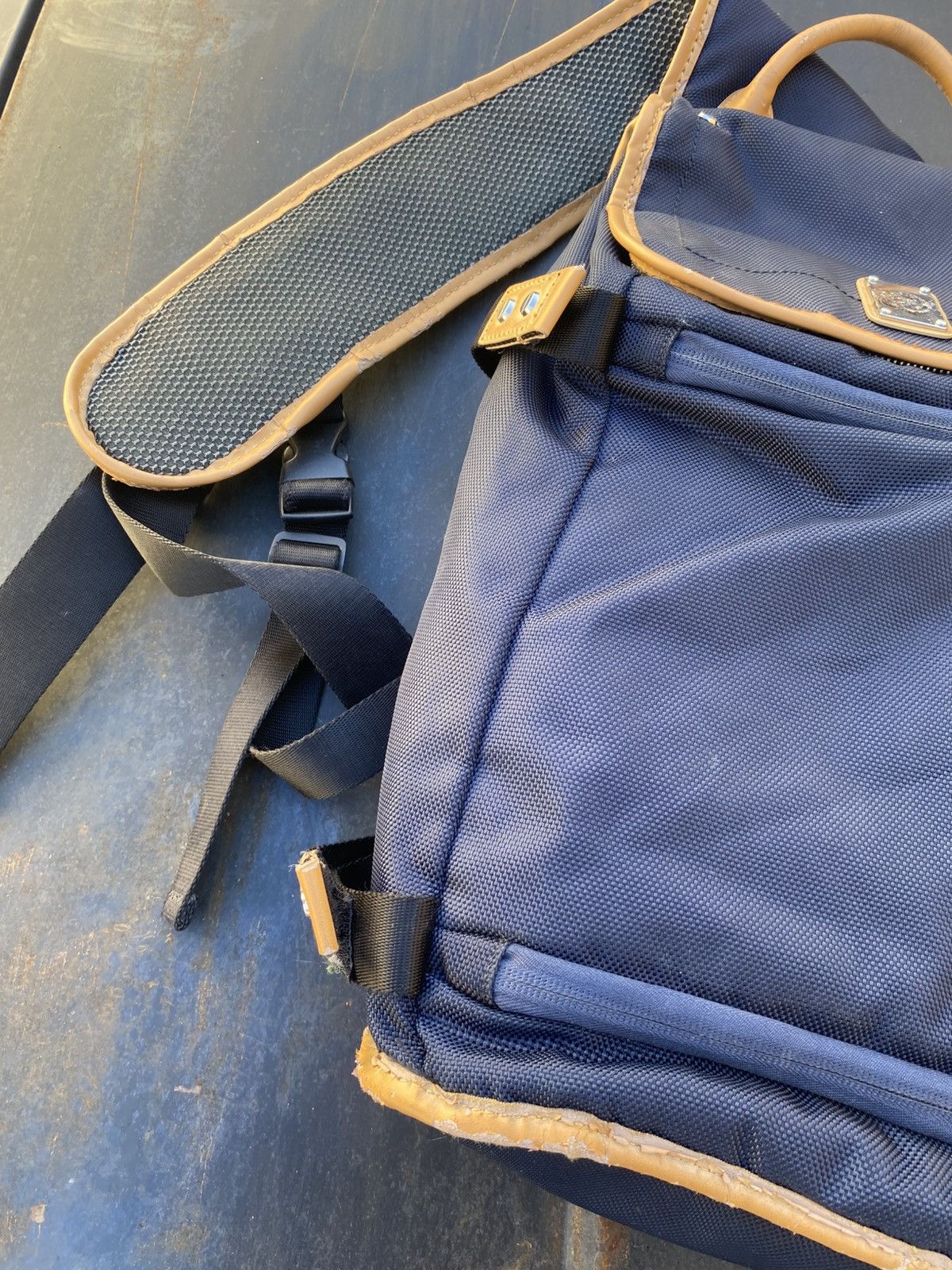Diesel × Vintage Diesel Faded RARE Y2k vintage distressed sling bag Size ONE SIZE - 2 Thumbnail