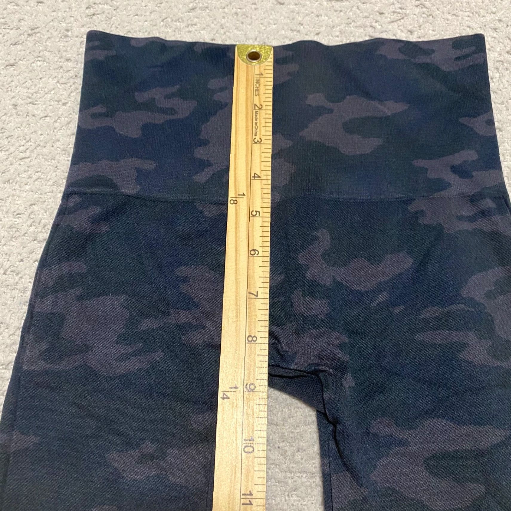 Spanx Spanx Womens Leggings XS Gray Black Camo Look at Me Now Seamless Stretch Size 26" / US 2 / IT 38 - 6 Thumbnail