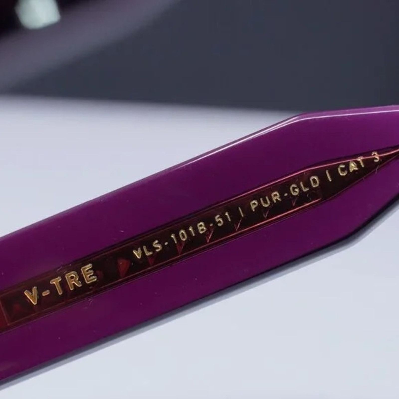 Valentino New! Valentino VLS 101B Purple Geometric Sunglasses Size ONE SIZE - 12 Thumbnail