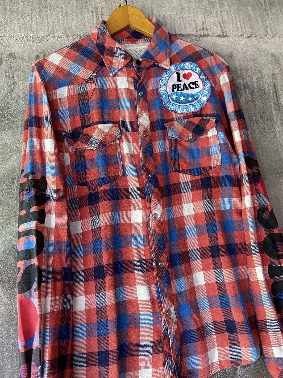 Japanese Brand PEACE LOVE FUTURE HAPPINES DAY BUTTON DOWN SHIRT Size US M / EU 48-50 / 2 - 6 Thumbnail