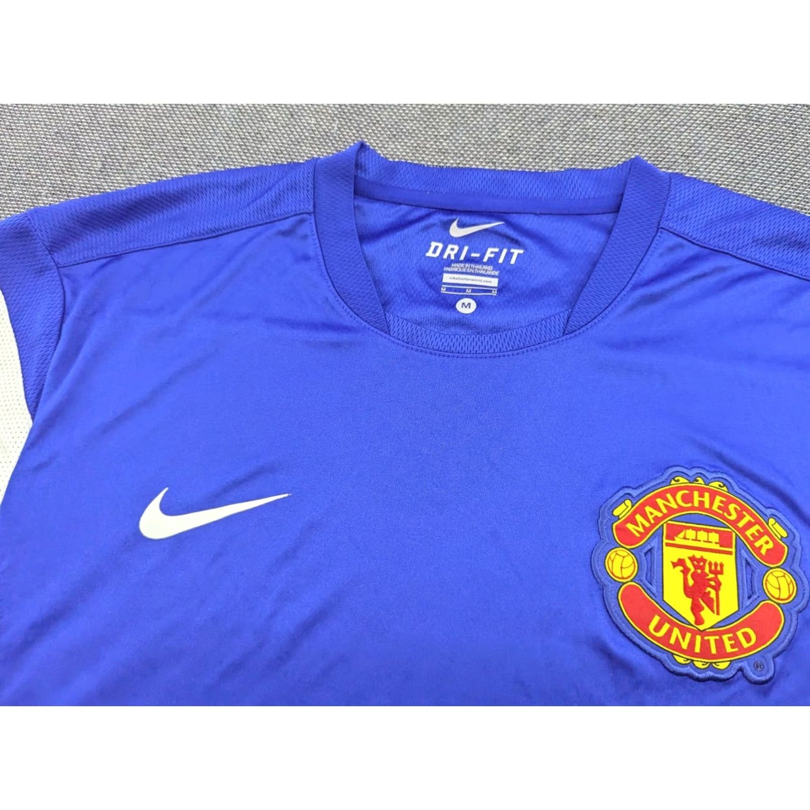 Nike Nike Manchester United 2010-2011 Training Football Jersey Medium Adult Blue Shirt Athletic Jersey Short Sleeve Mens Size US M / EU 48-50 / 2 - 4 Thumbnail