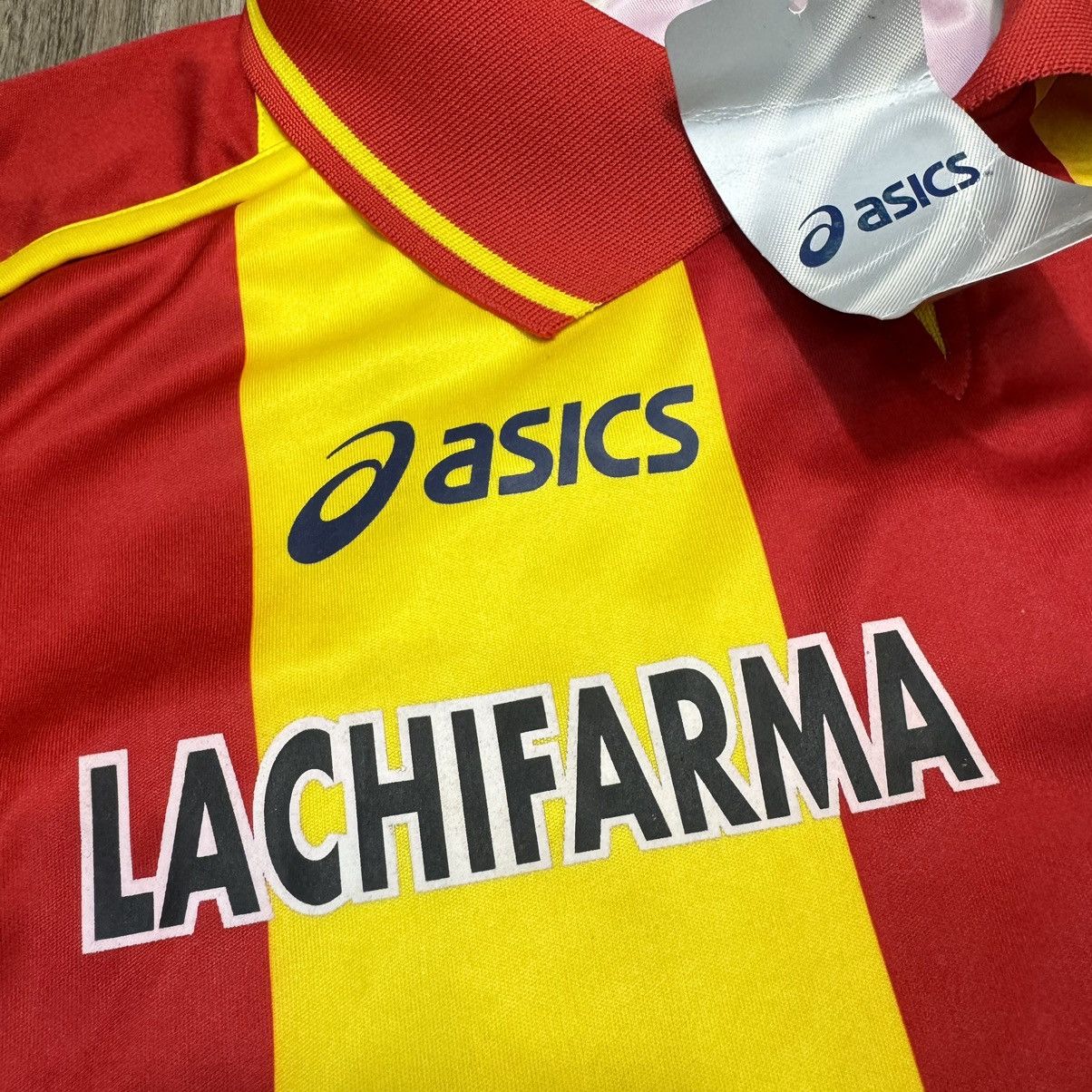 Asics Lecce 07/08 home shirt (bnwt) Size US L / EU 52-54 / 3 - 4 Thumbnail