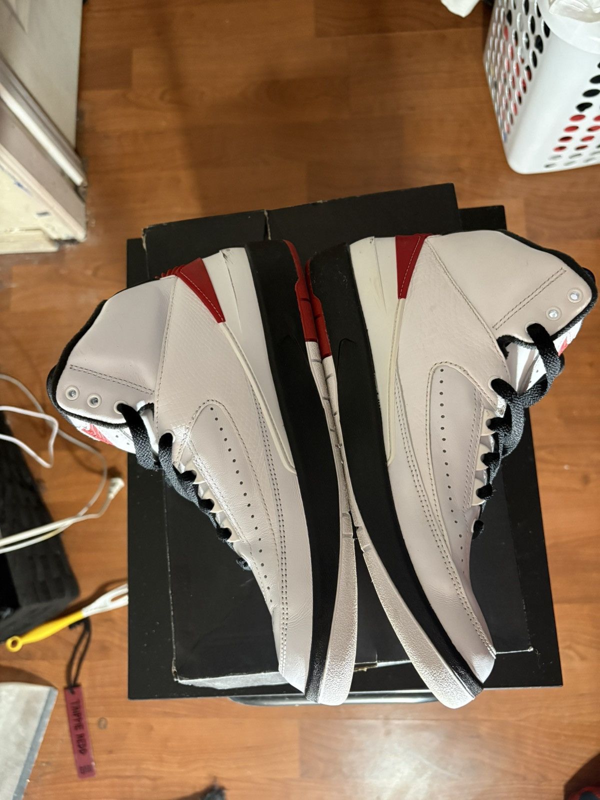 Jordan Brand Air Jordan 2 retro GS ‘Chicago’ 2022 Size US 6.5 / EU 39-40 - 3 Thumbnail