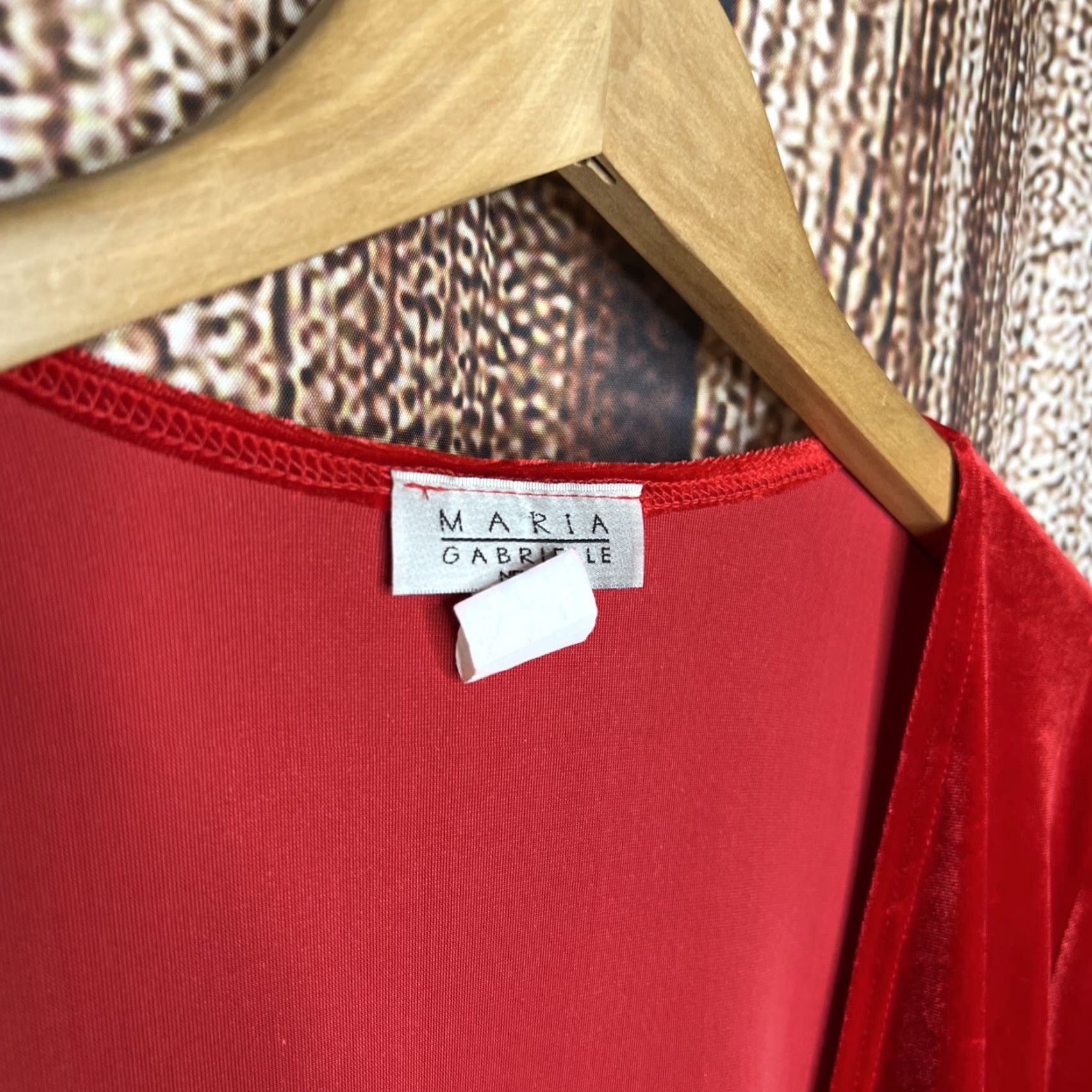 Vintage VINTAGE Maria Gabrielle Red Velour Cardigan Medium Womens Size M / US 6-8 / IT 42-44 - 2 Thumbnail