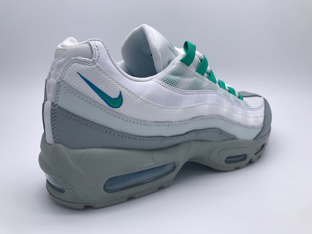 Nike Nike Air Max 95 Essential Clear Emerald 2018 Size US 10 / EU 43 - 7 Thumbnail