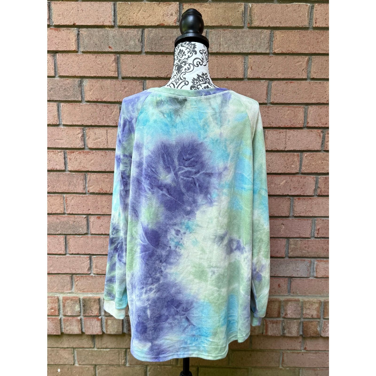 Other EUC Chic Soul Crewneck Tie Dye Long Sleeve Tunic Top 1X Size XXL / US 16-18 / IT 52-54 - 3 Thumbnail