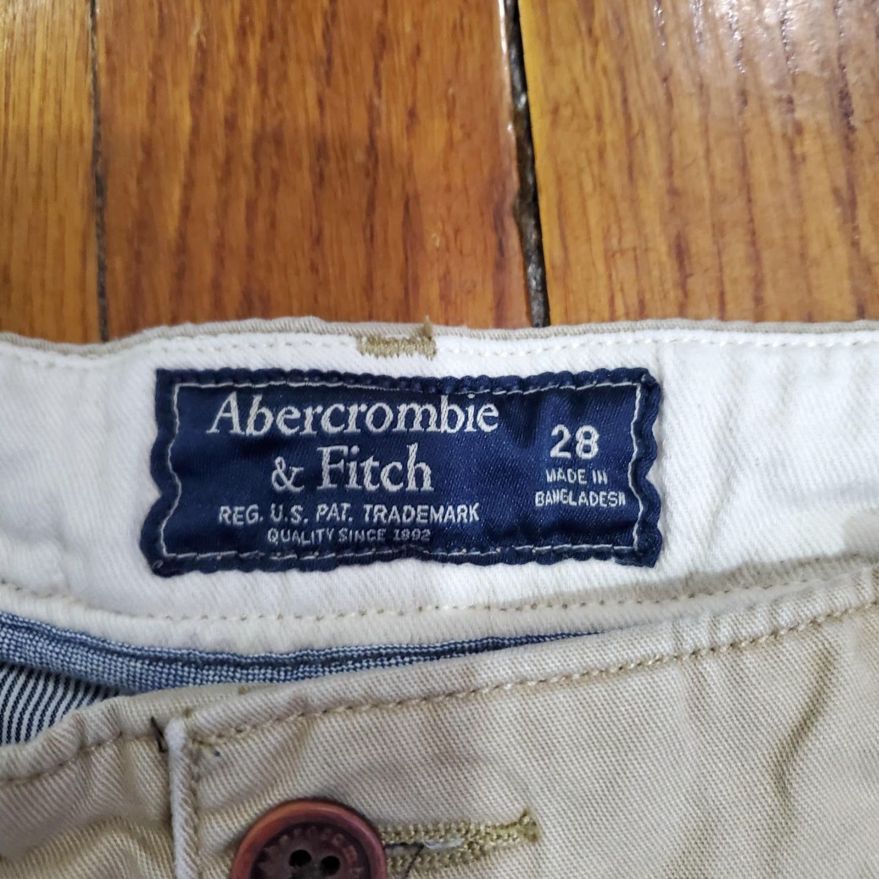 Abercrombie & Fitch Abercrombie & Fitch Shorts Mens 28 Beige Chino Flat Front 10 Inch Inseam Casual Size US 28 / EU 44 - 5 Thumbnail
